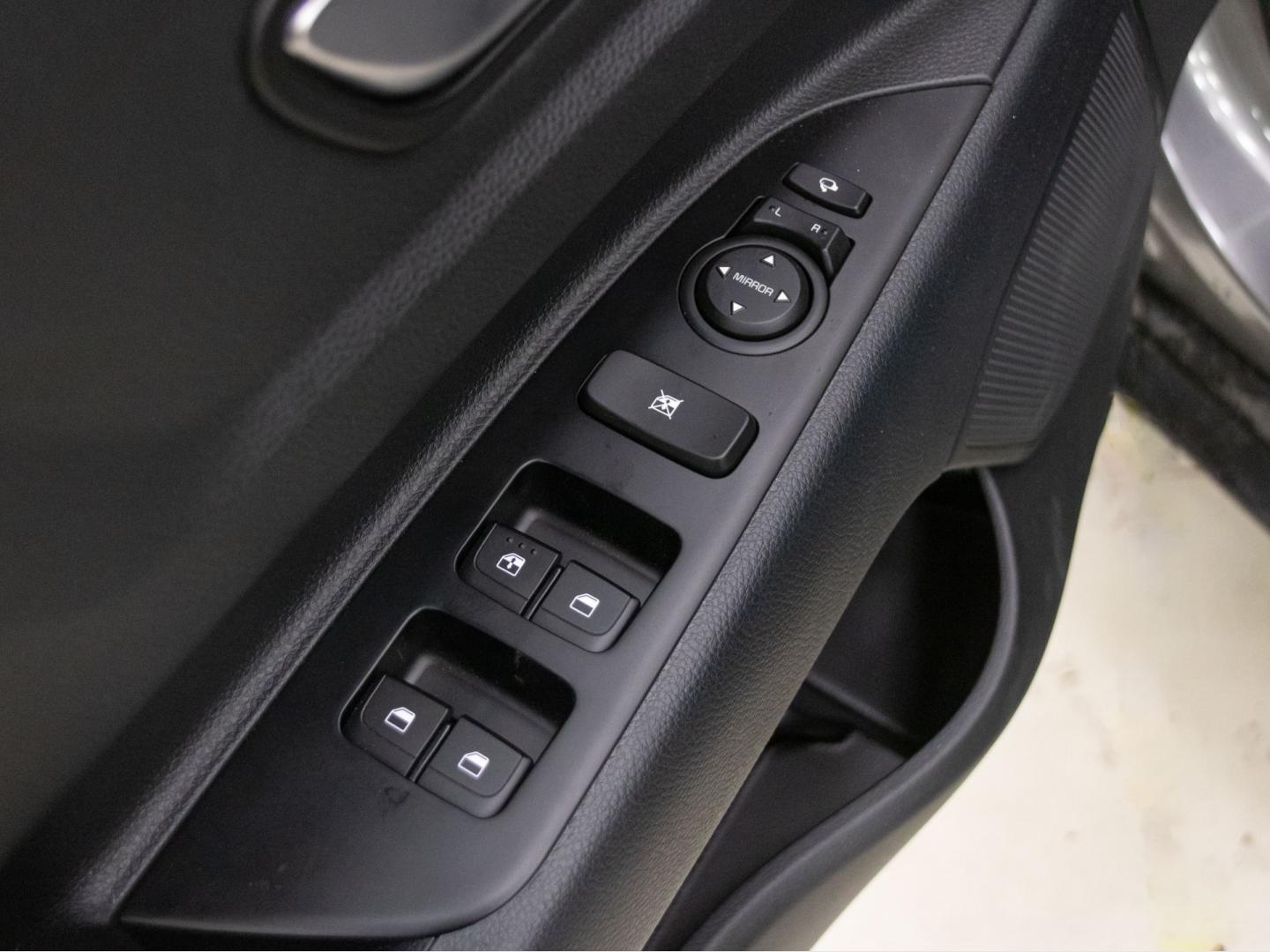 Kia Stonic 1.0 T-GDi 85kW (115CV) MHEV Concept