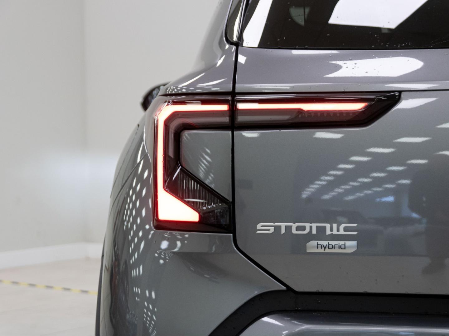 Kia Stonic 1.0 T-GDi 85kW (115CV) MHEV Concept