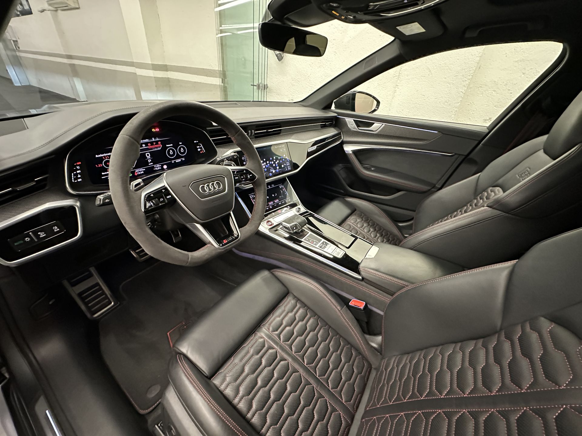 Audi A6 RS 6 Avant TFSI quattro