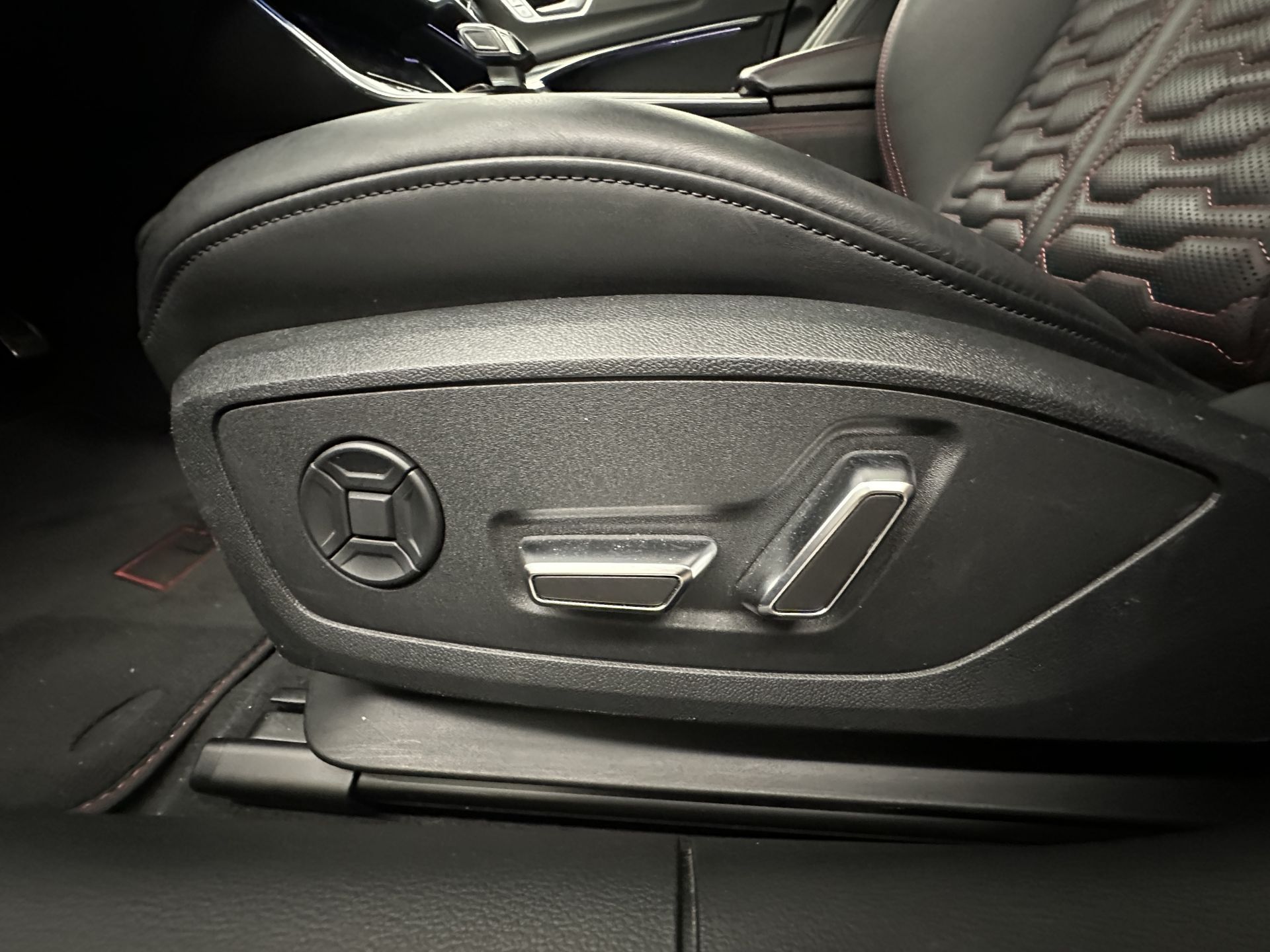 Audi A6 RS 6 Avant TFSI quattro