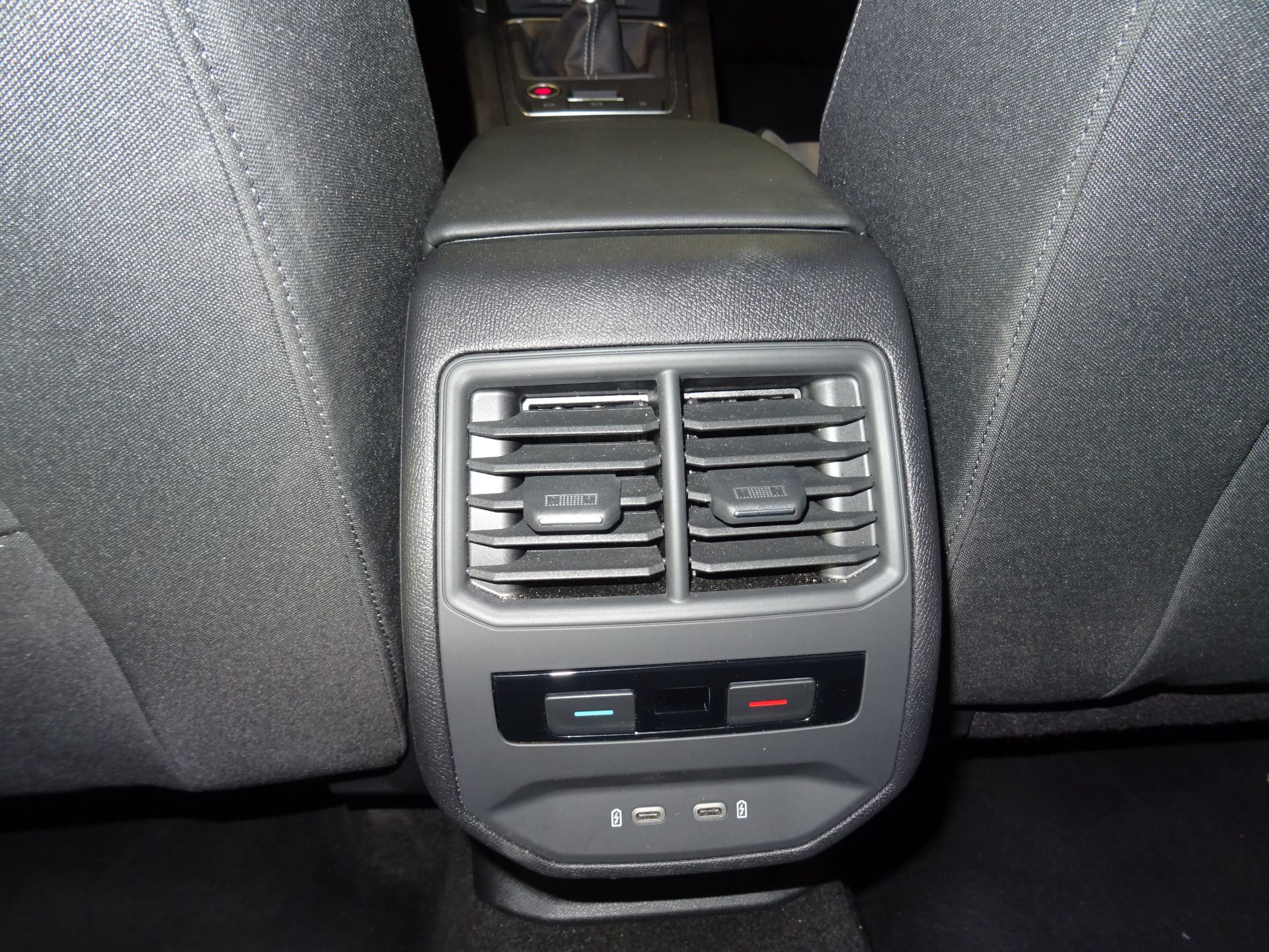 SEAT Nuevo León 1.0 TSI 81kW S&S Style 25 Aniversario