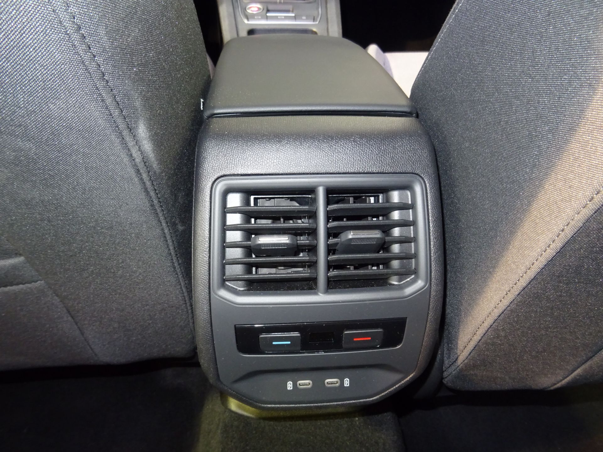 SEAT Nuevo León 1.0 TSI 81kW S&S Style 25 Aniversario