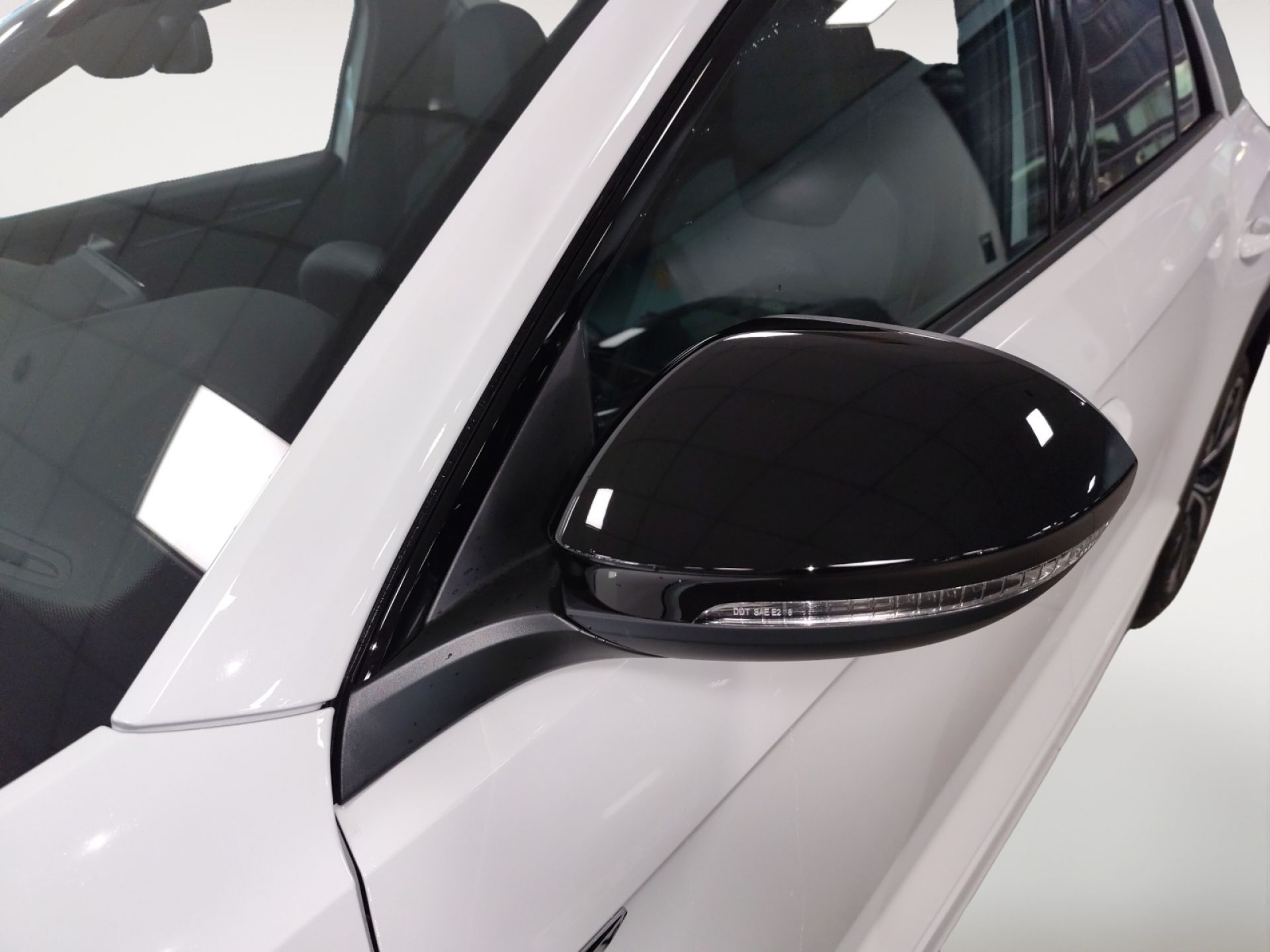 Volkswagen T-Roc R-Line 1.0 TSI 85kW (115CV)