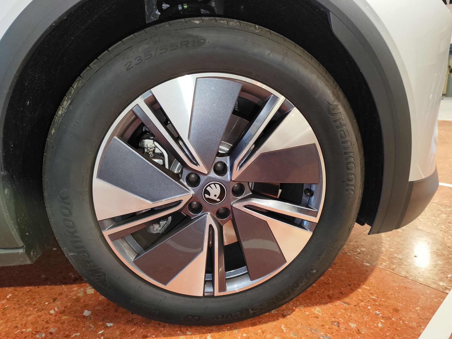 Skoda Elroq 210 kW (CV) 82 kWh (77 kwh neta)