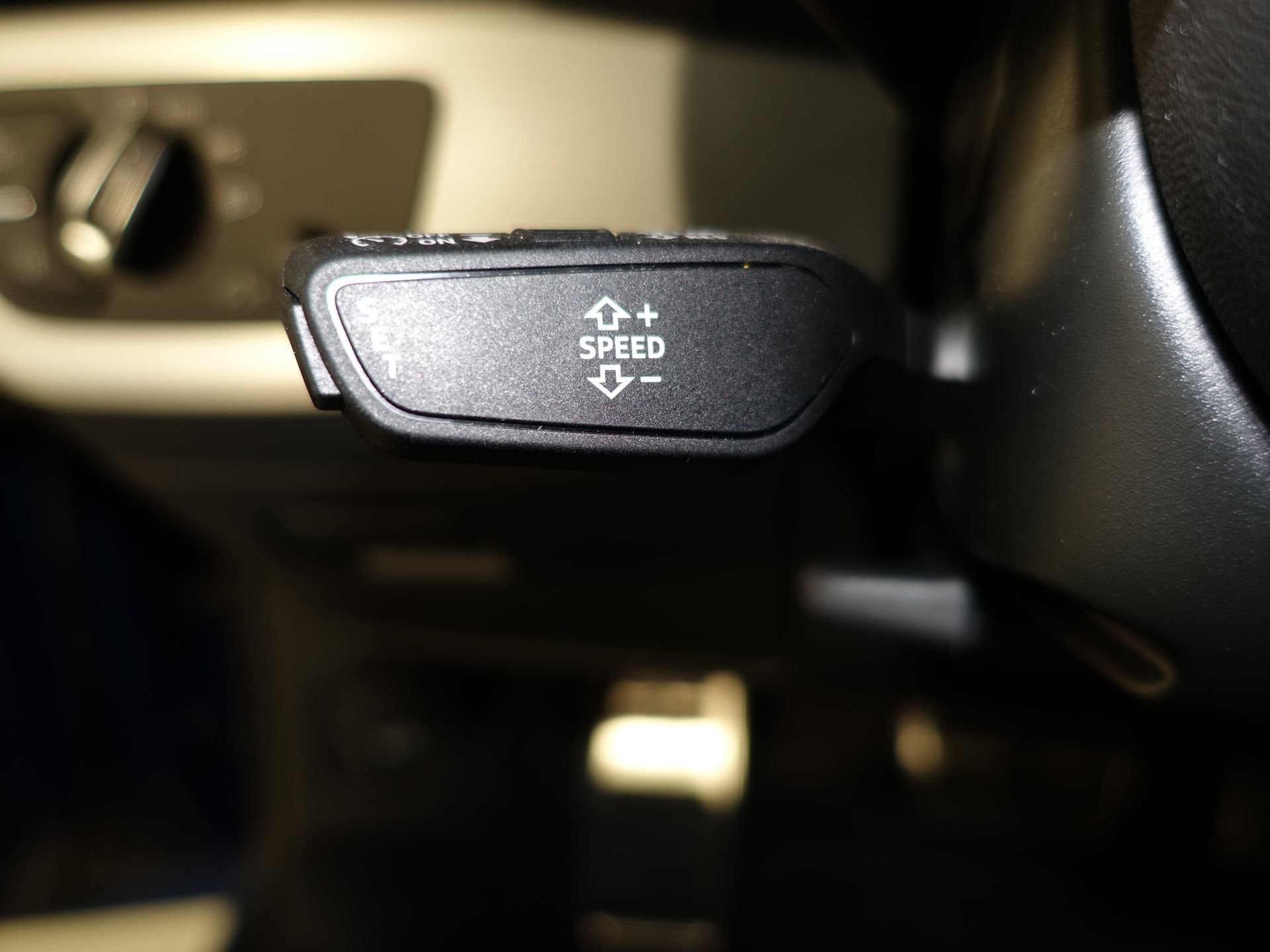 Audi A4 Avant Black limited 35 TDI 120kW S tron