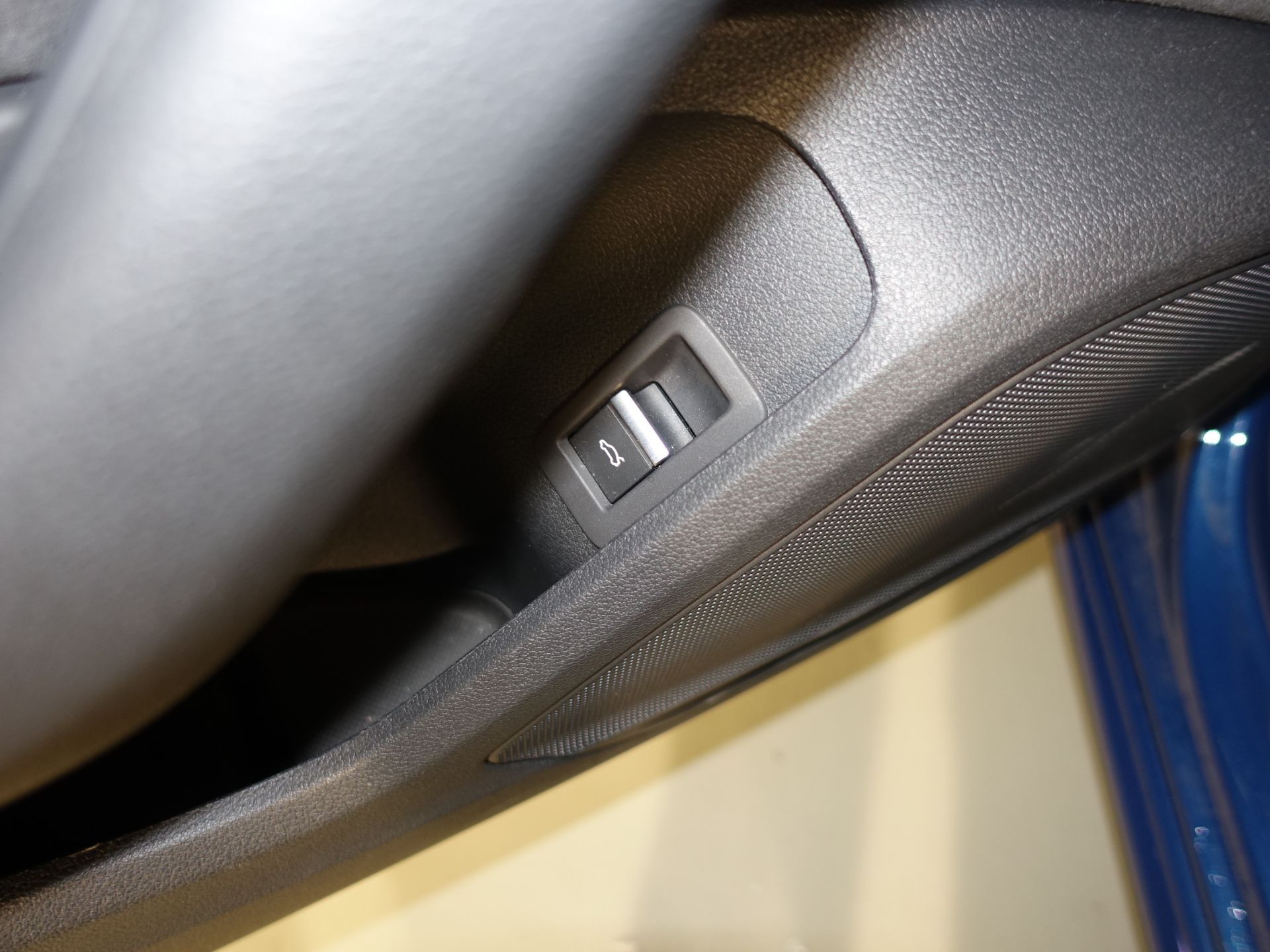 Audi A4 Avant Black limited 35 TDI 120kW S tron