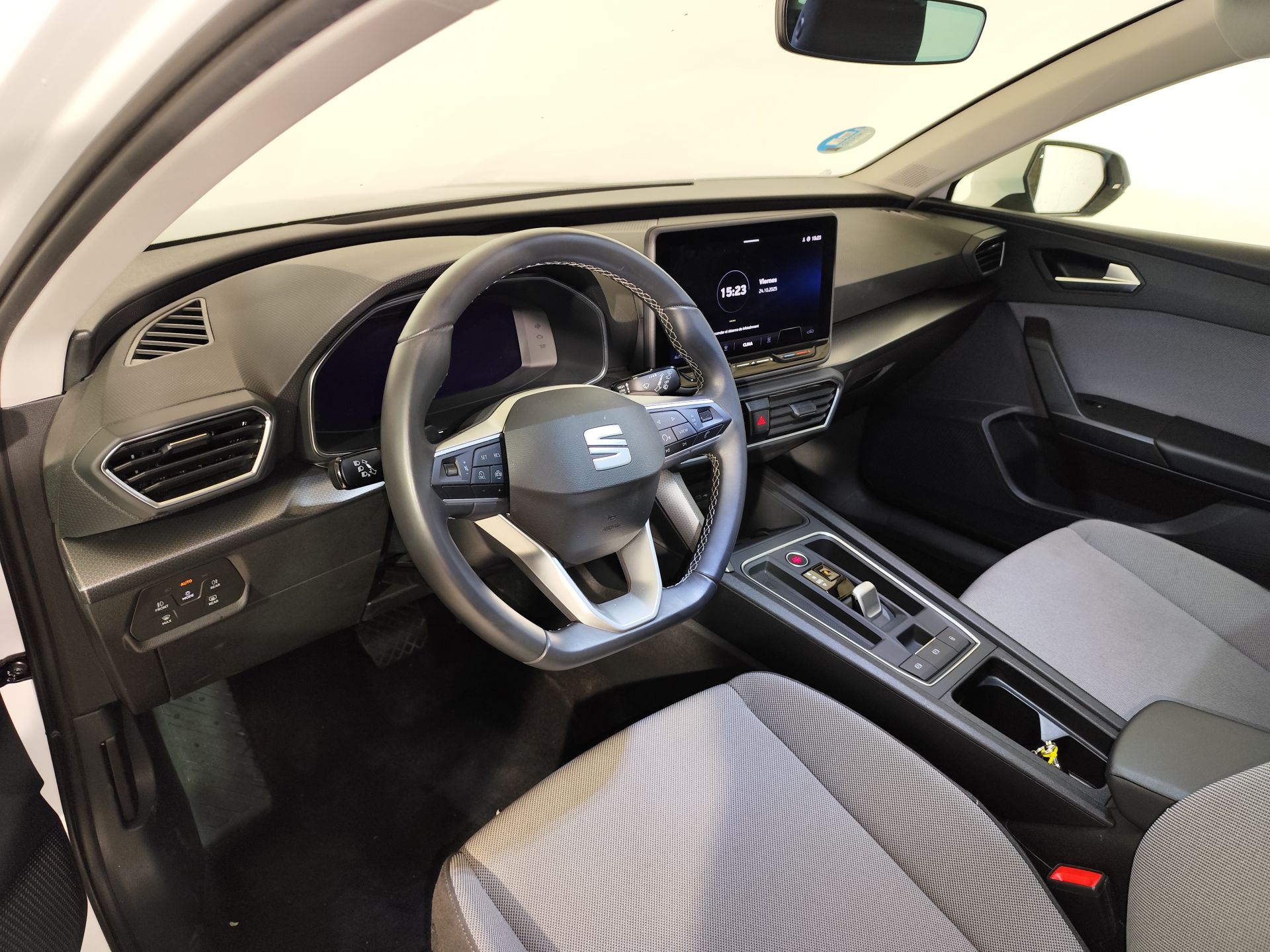 SEAT Nuevo León SP 1.5 eTSI 85kW DSG Style 25 Aniv