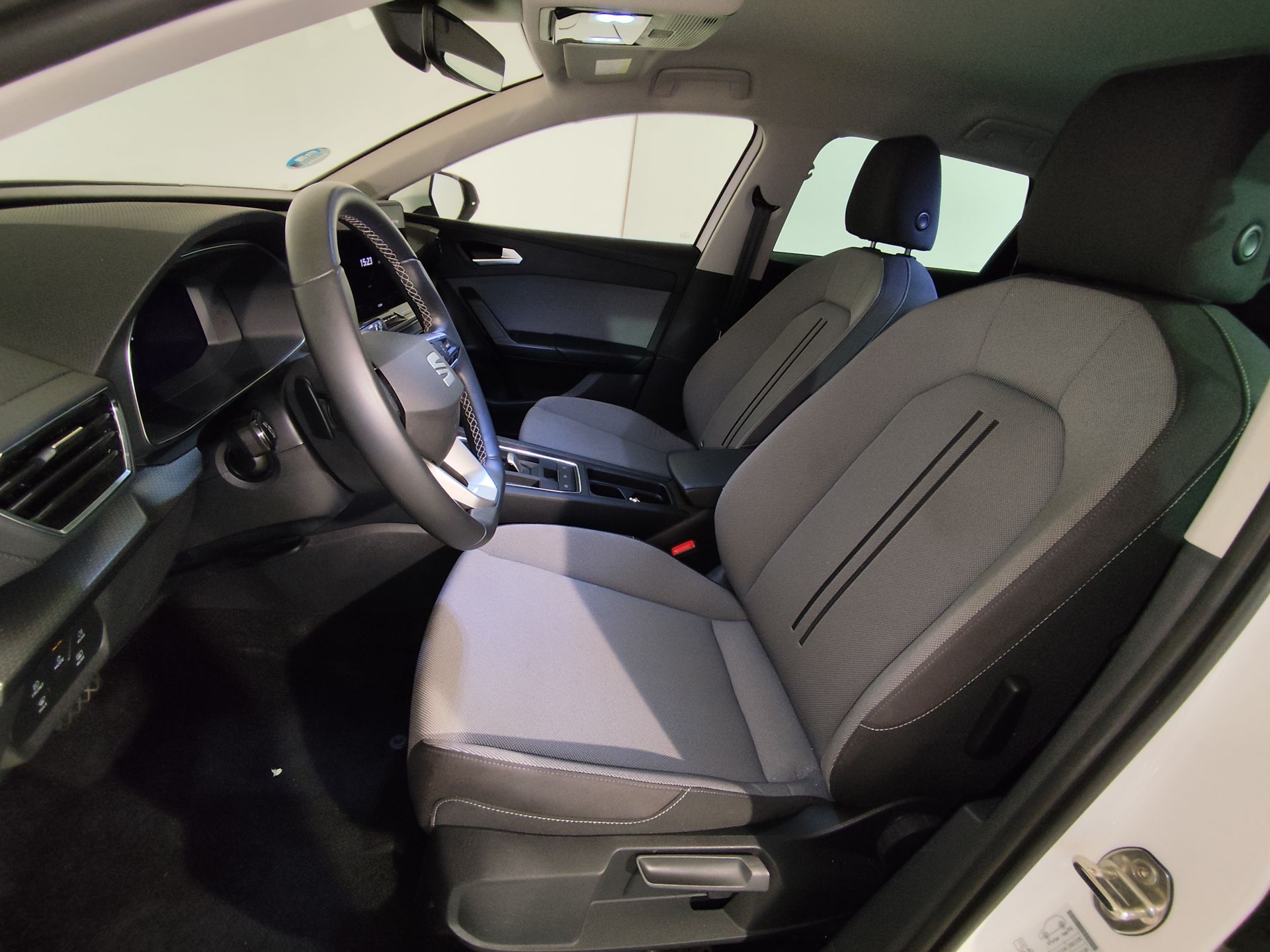 SEAT Nuevo León SP 1.5 eTSI 85kW DSG Style 25 Aniv