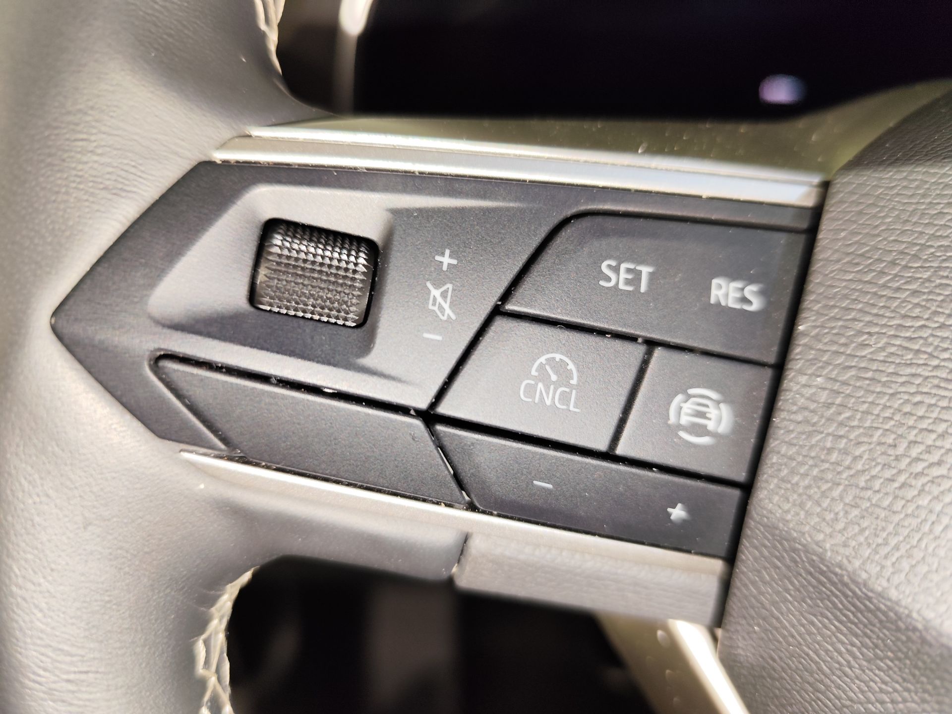 SEAT Nuevo León SP 1.5 eTSI 85kW DSG Style 25 Aniv