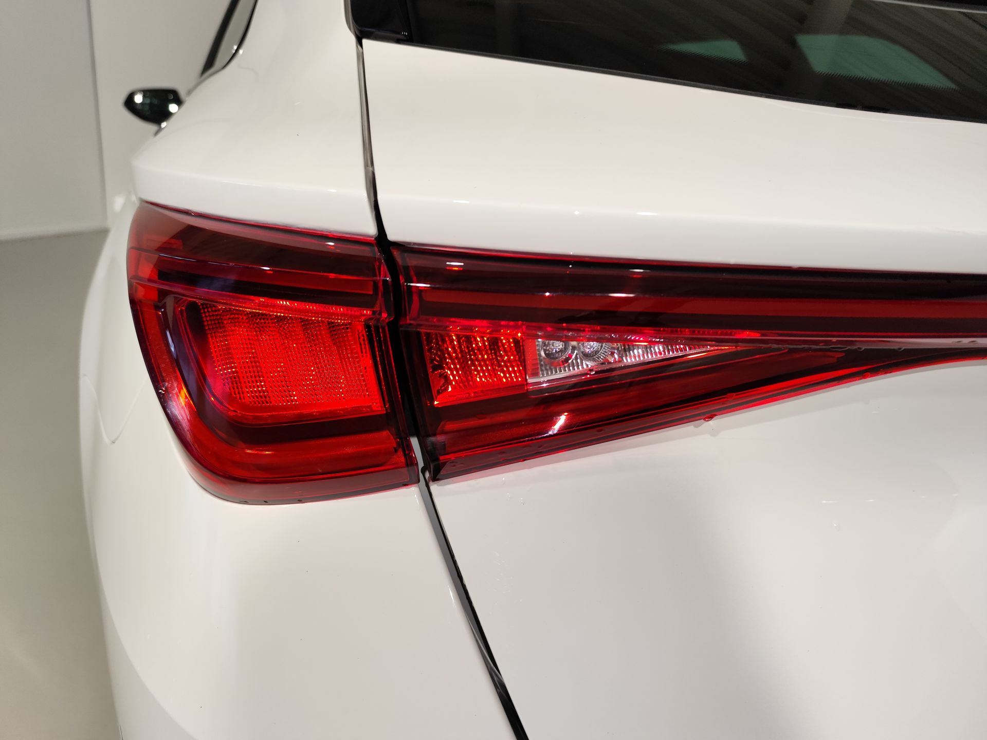 SEAT Nuevo León SP 1.5 eTSI 85kW DSG Style 25 Aniv