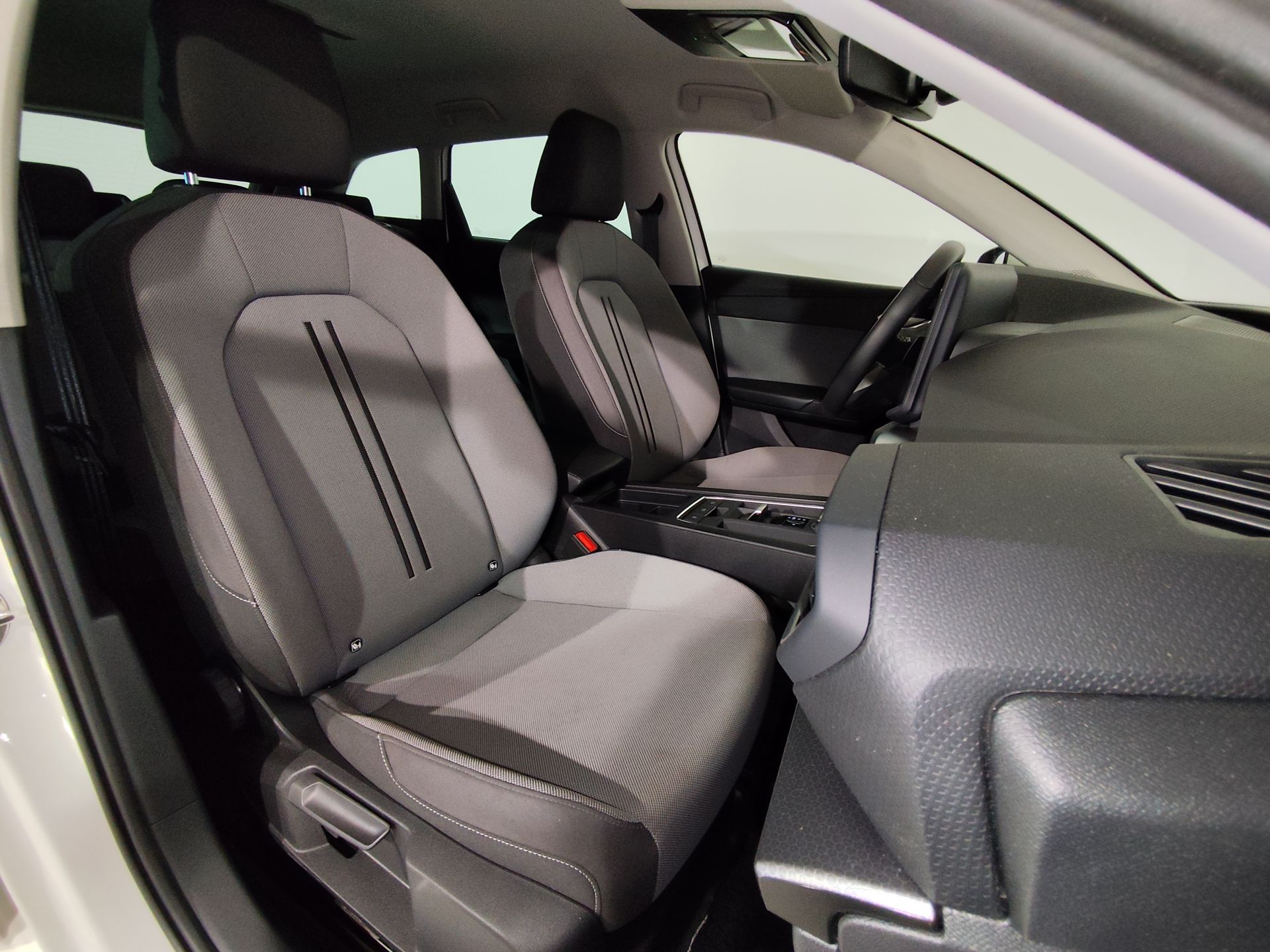 SEAT Nuevo León SP 1.5 eTSI 85kW DSG Style 25 Aniv