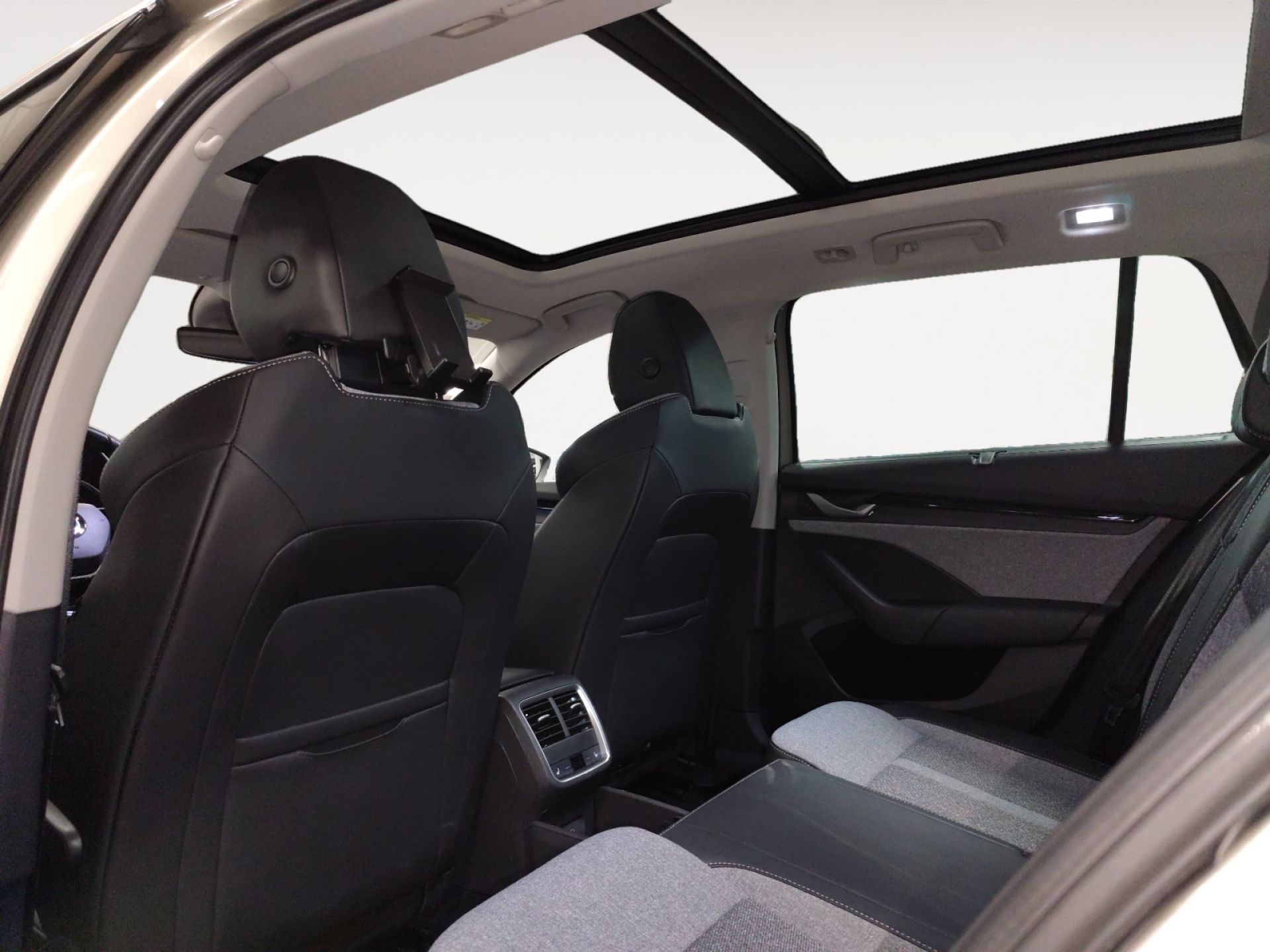 Skoda Octavia Combi 1.5 TSI 110kW DSG m-HEV Selection