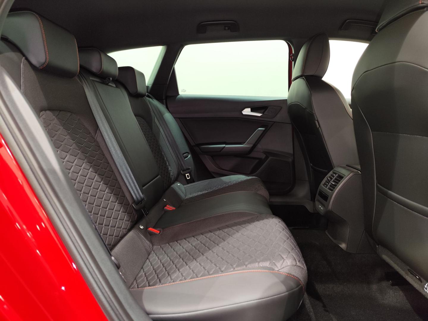 SEAT Nuevo León SP 1.5 eTSI 110kW DSG FR Special Edition