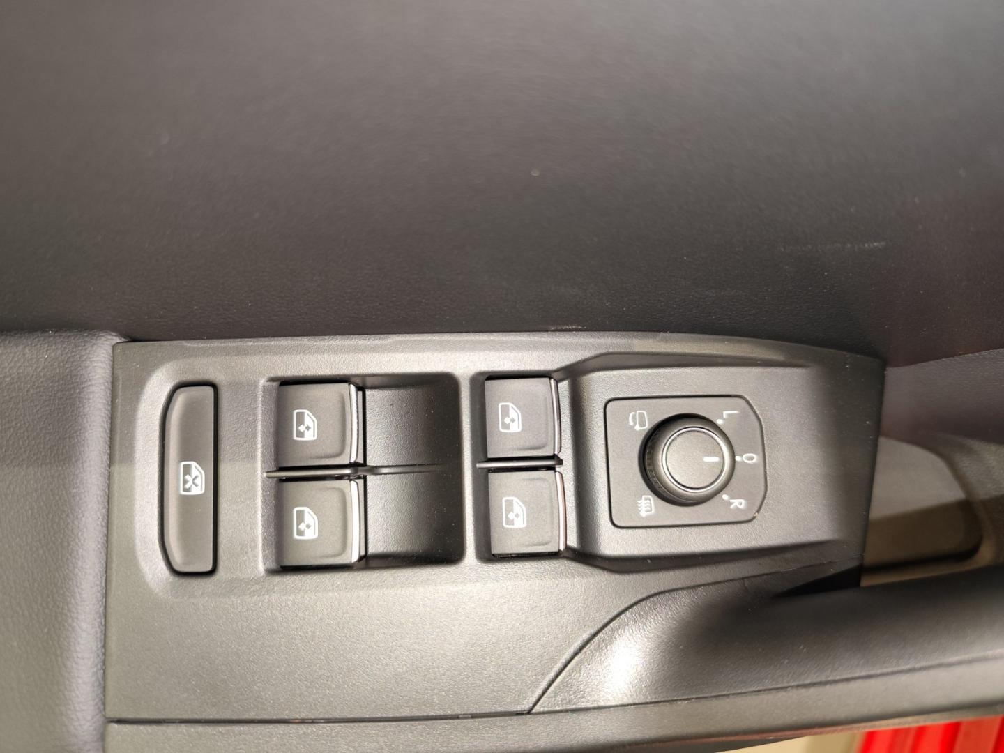 SEAT Nuevo León SP 1.5 eTSI 110kW DSG FR Special Edition