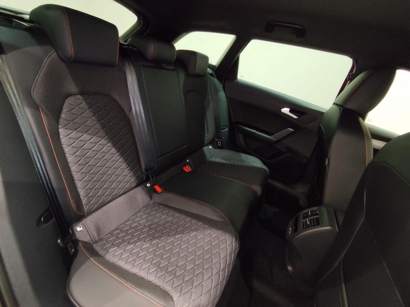 SEAT Nuevo León SP 1.5 eTSI 110kW DSG FR Special Edition