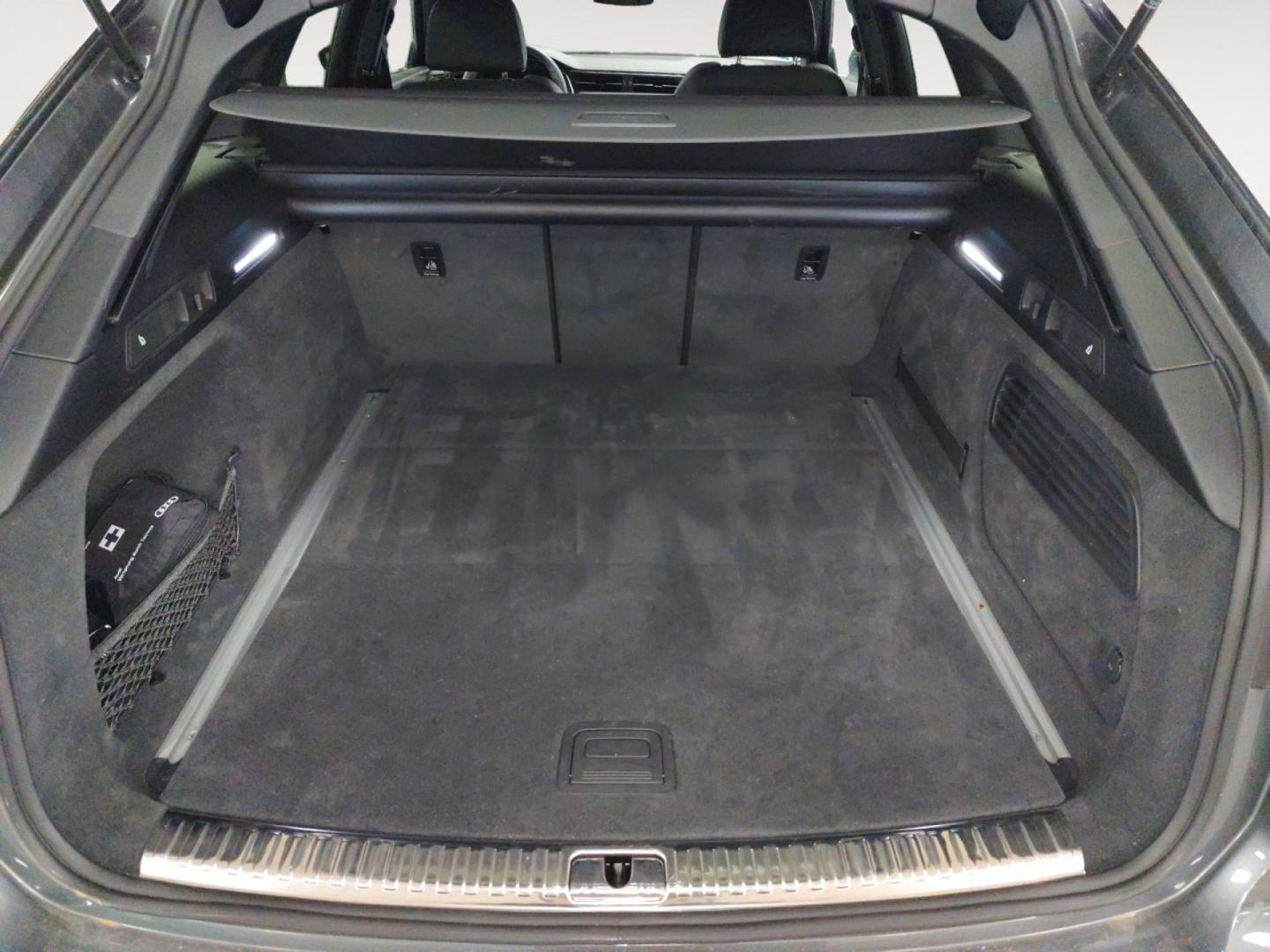 Audi A6 Avant Black Line 45 TDI quattro S tronic