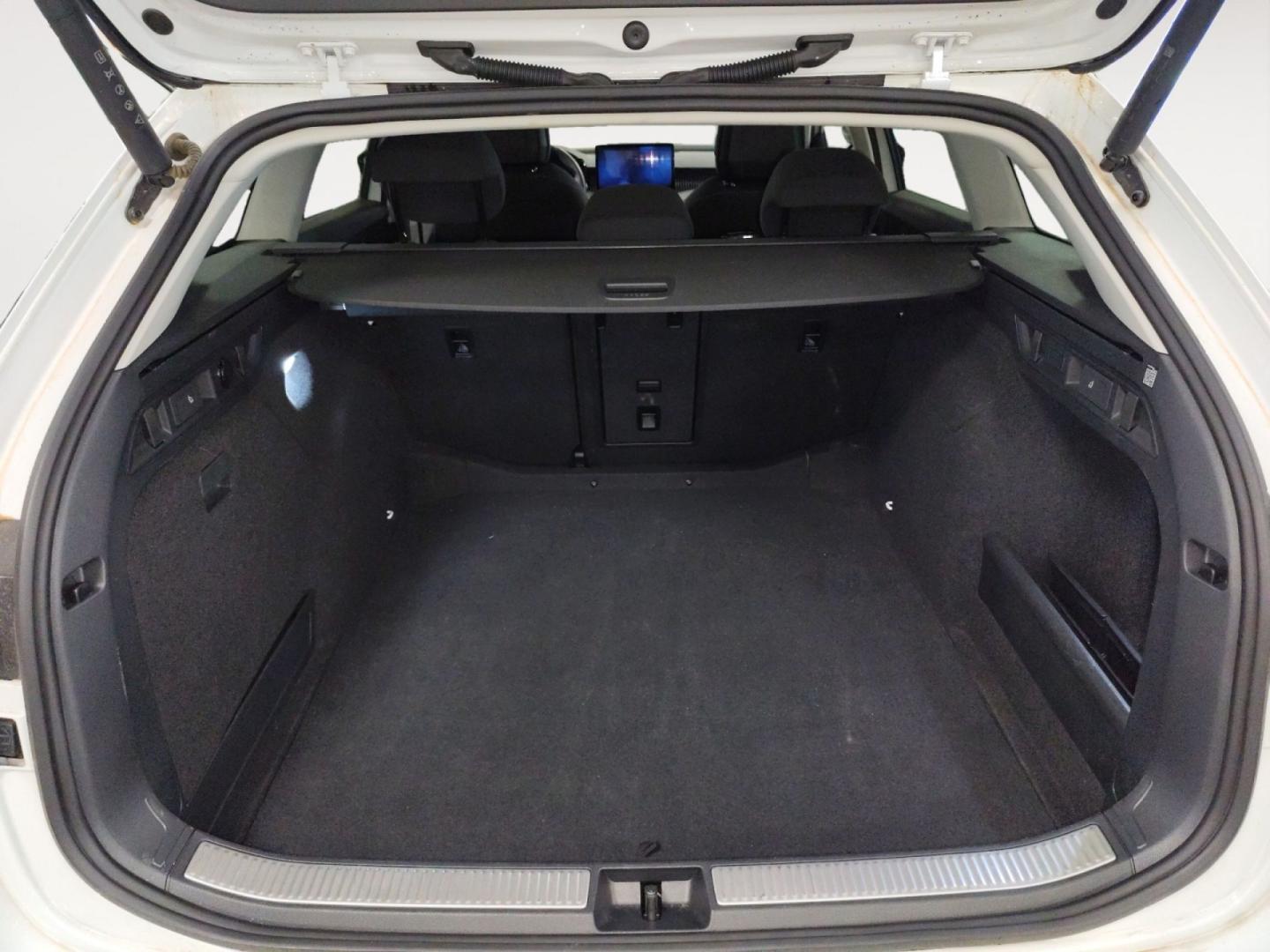 Skoda Superb Combi 2.0 TDI 110kW DSG Selection