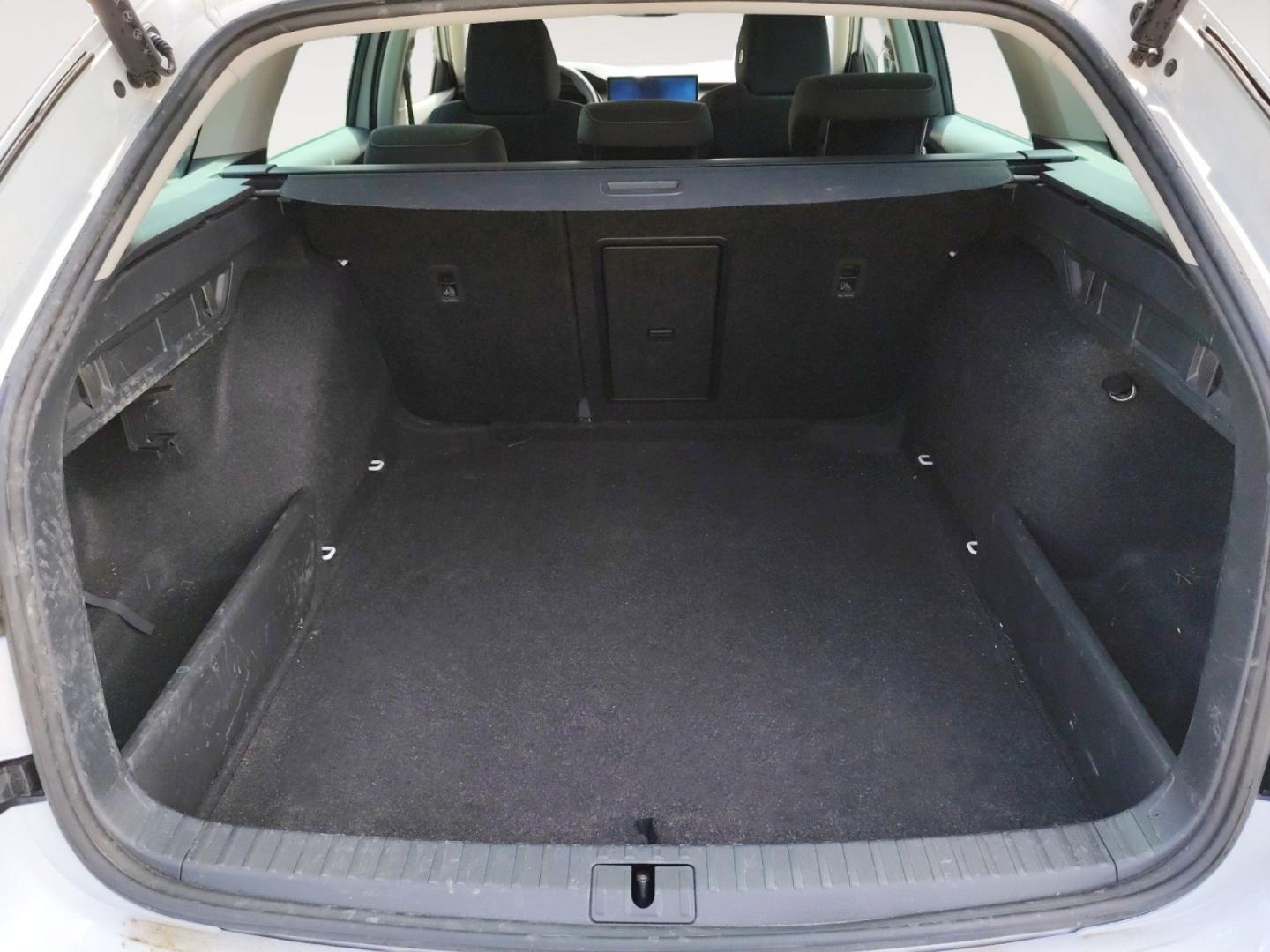 Skoda Octavia Combi 1.5 TSI 110kW DSG m-HEV Selection