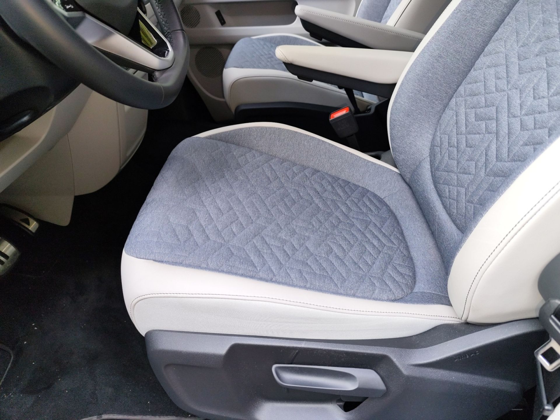 Volkswagen ID. BUZZ Pro 5 asientos 210kW (286CV)