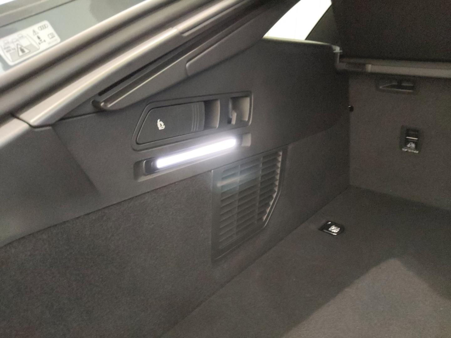 Audi A6 e-hybrid quattro 220kW Black Line