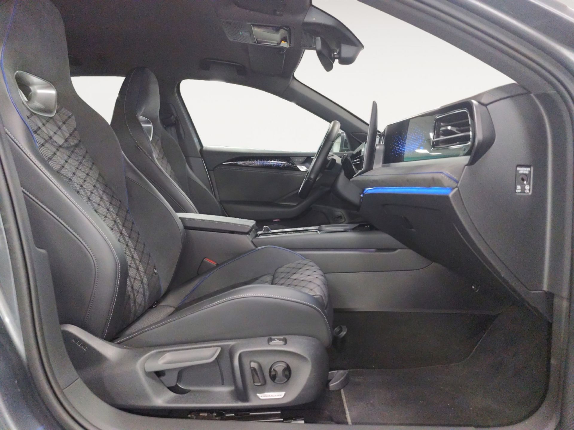 Volkswagen Passat R-Line 2.0 TDI 110kW (150CV) Automático DSG 7 vel.