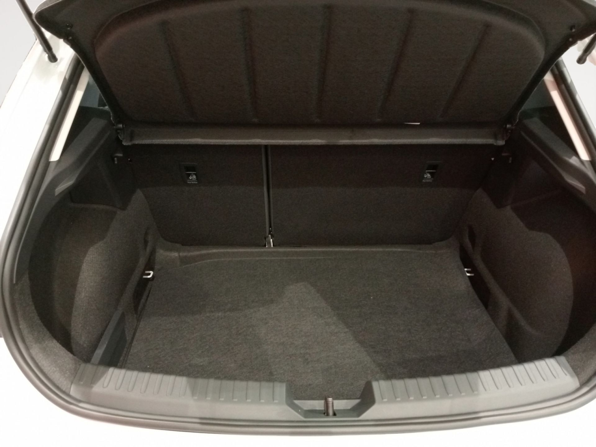 SEAT Nuevo León 2.0 TDI 85kW Style XL MY26.5