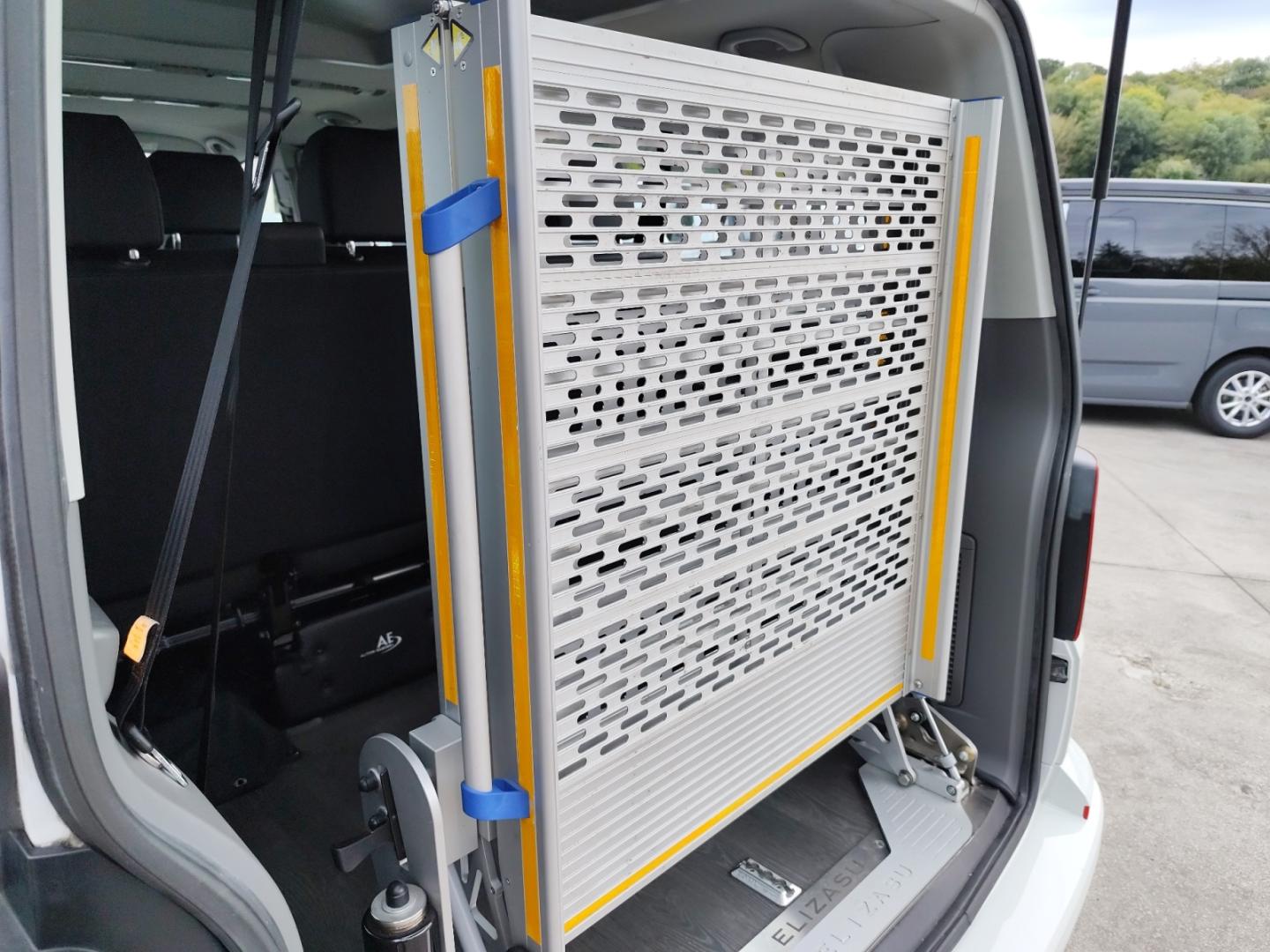 Volkswagen Caravelle Premium Larga 2.0 TDI 110kW BMT DSG