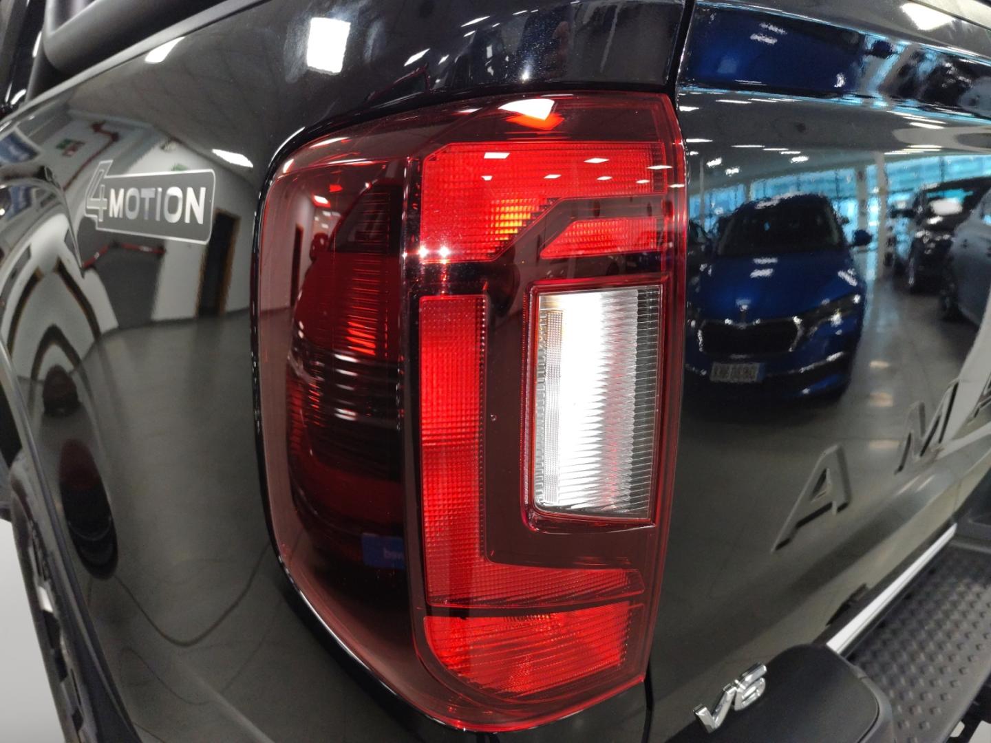 Volkswagen Amarok Dark Label Cabina Doble V6 3.0 TDI 177kW Auto