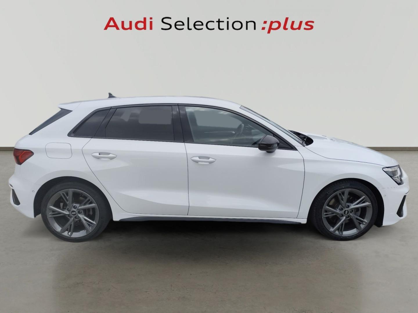 Audi A3 Sportback Black line 35 TFSI 110kW S tro
