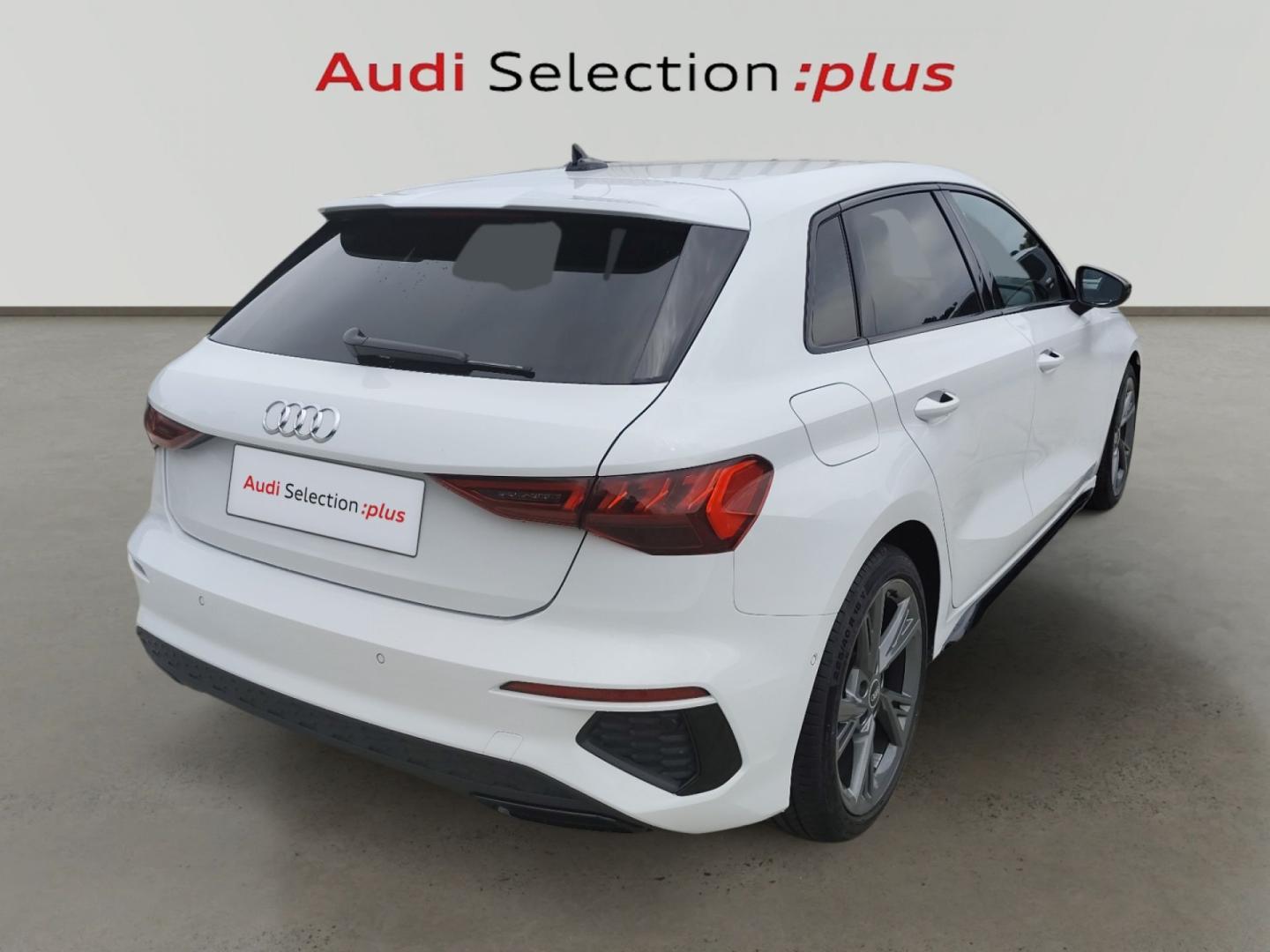 Audi A3 Sportback Black line 35 TFSI 110kW S tro