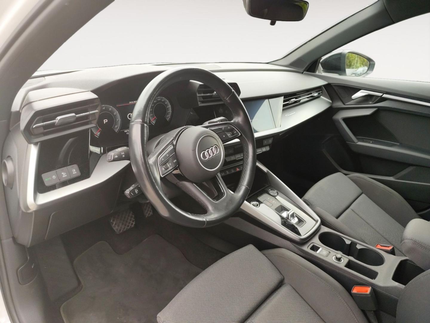 Audi A3 Sportback Black line 35 TFSI 110kW S tro