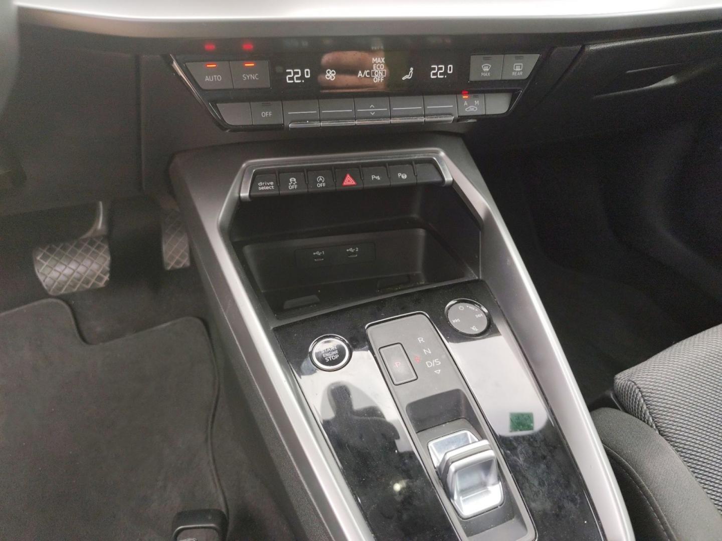Audi A3 Sportback Black line 35 TFSI 110kW S tro