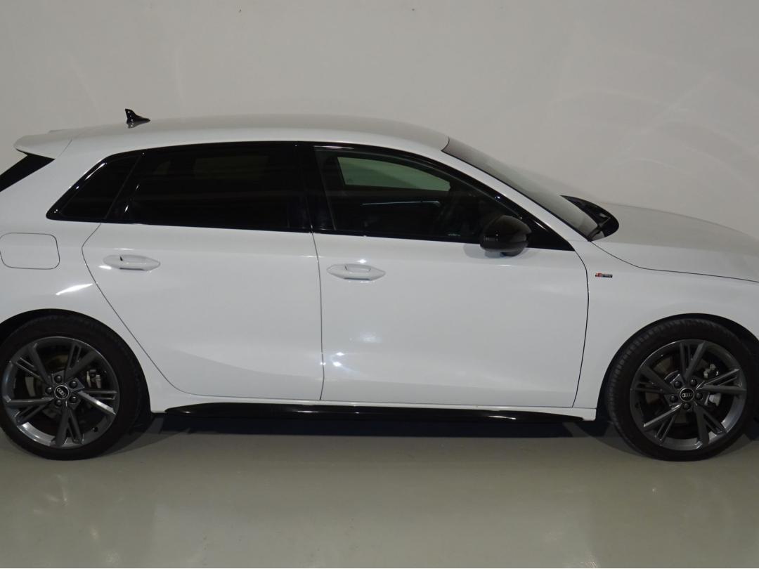 Audi A3 Sportback Black line 35 TFSI 110kW S tro