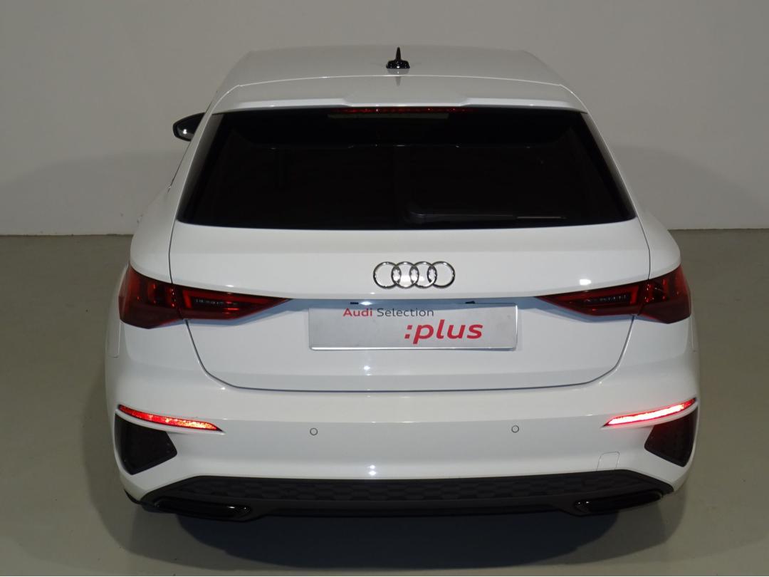 Audi A3 Sportback Black line 35 TFSI 110kW S tro