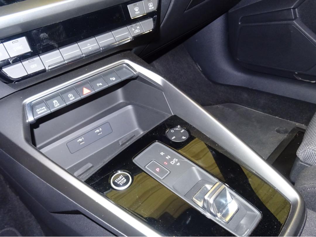 Audi A3 Sportback Black line 35 TFSI 110kW S tro
