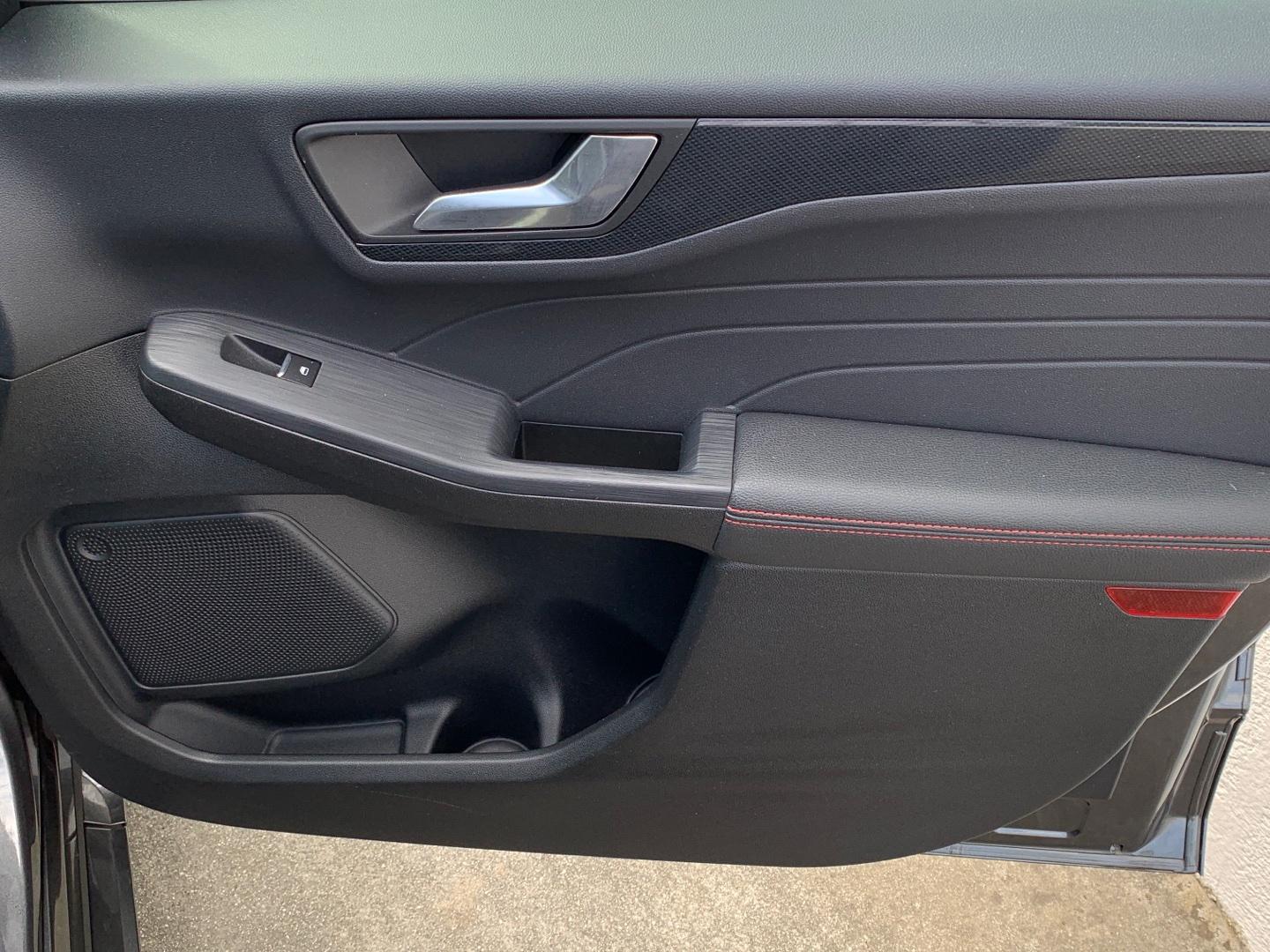 Ford Kuga ST-Line X 2.5 Duratec FHEV Auto