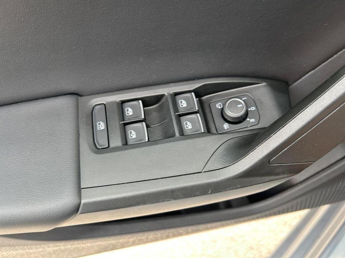 SEAT Leon 1.5 eTSI S&S FR Special Edition Vision DSG 110 kW (150 CV)
