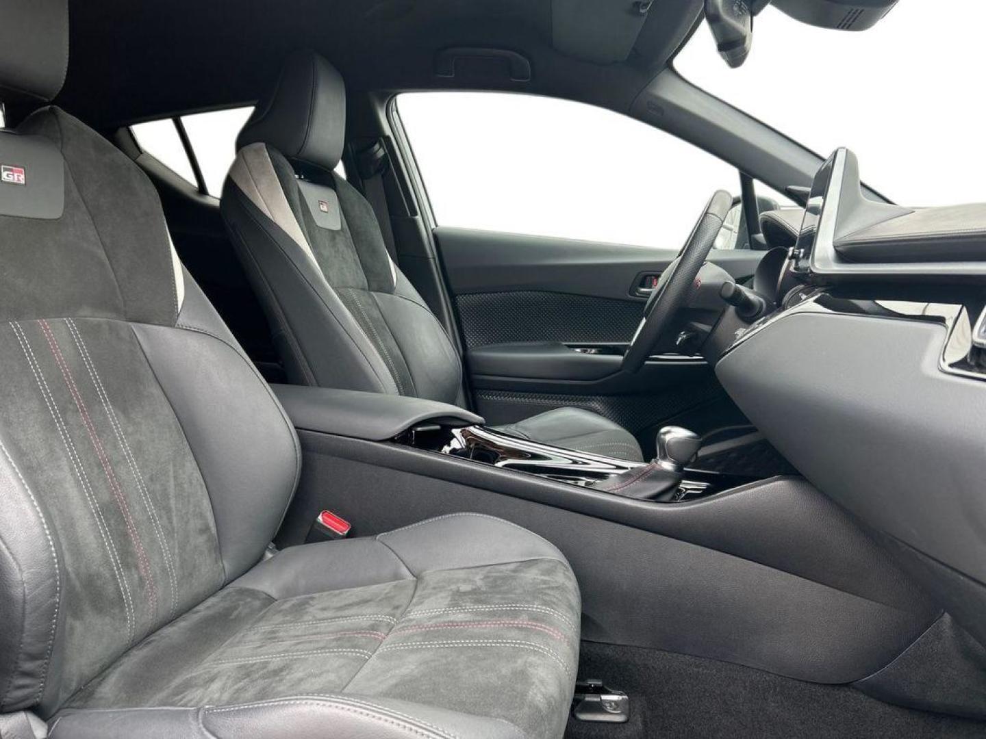 Toyota C-HR 180H GR Sport Black Edition Auto 135 kW (184 CV)