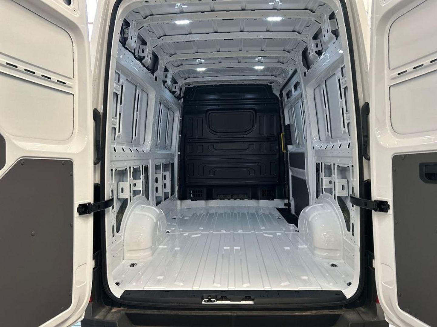 Volkswagen Crafter 30 Furgón Batalla Media L3H2 2.0 TDI 103 kW (140 CV)
