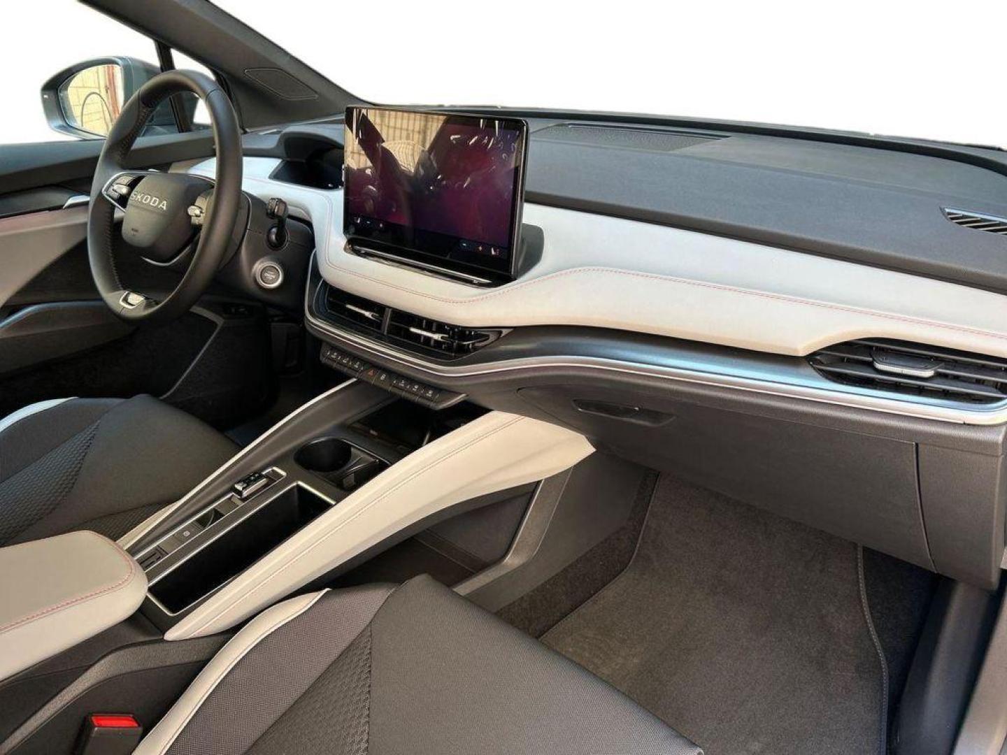 Skoda Elroq 60 63 kWh 150 kW (204 CV)