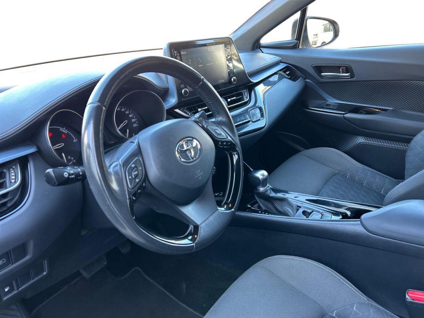 Toyota C-HR 1.8 125H Advance 90 kW (122 CV)
