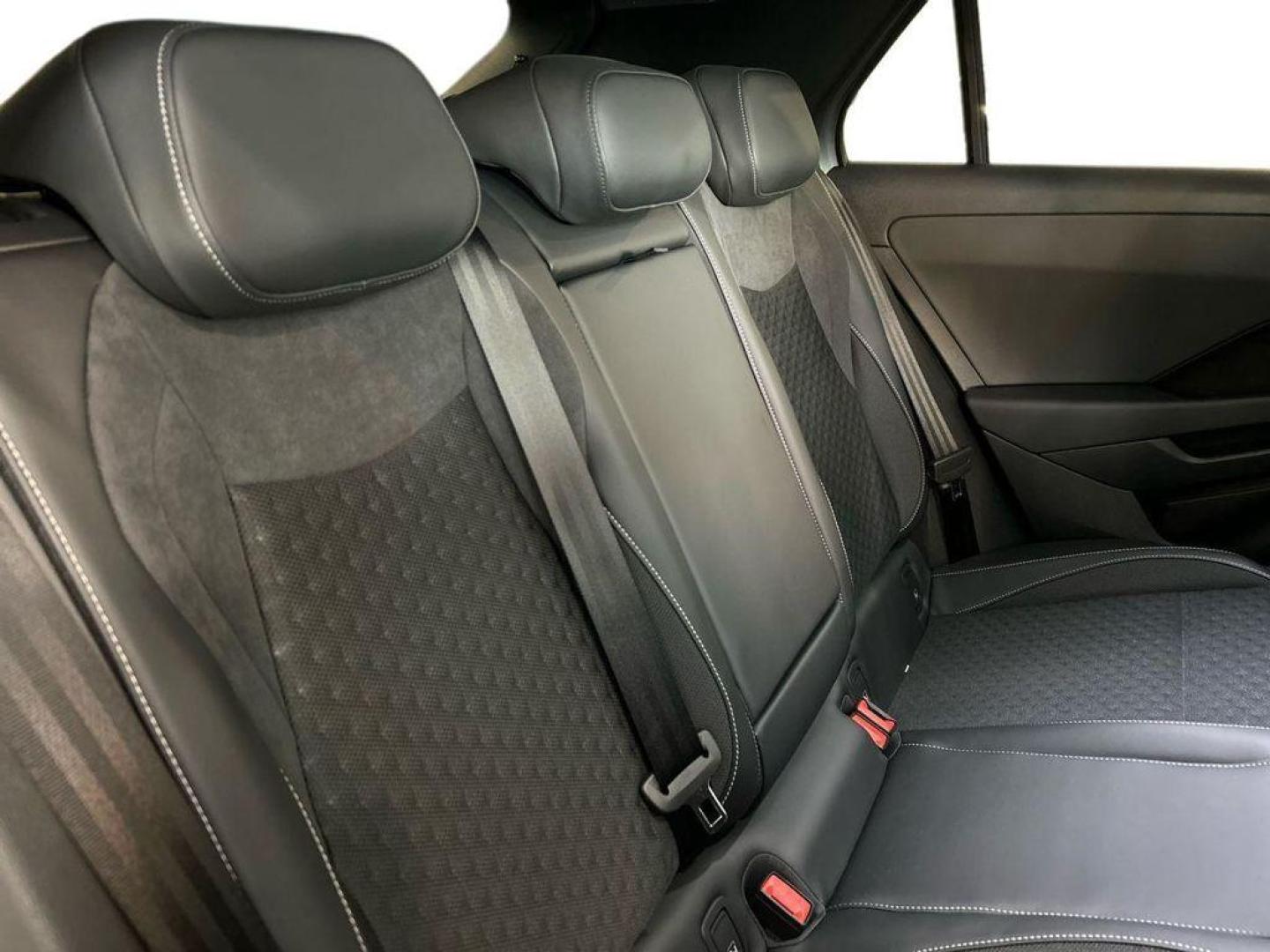 Volkswagen T-Roc R-Line 1st Edition 1.5 eTSI 110 kW (150 CV) DSG