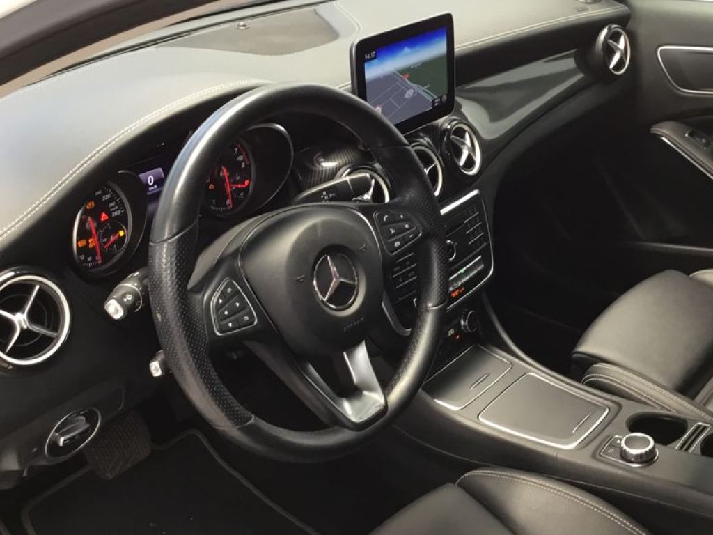 Mercedes Benz Clase GLA 180 Urban (EURO 6d-TEMP)