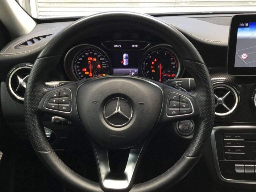 Mercedes Benz Clase GLA 180 Urban (EURO 6d-TEMP)