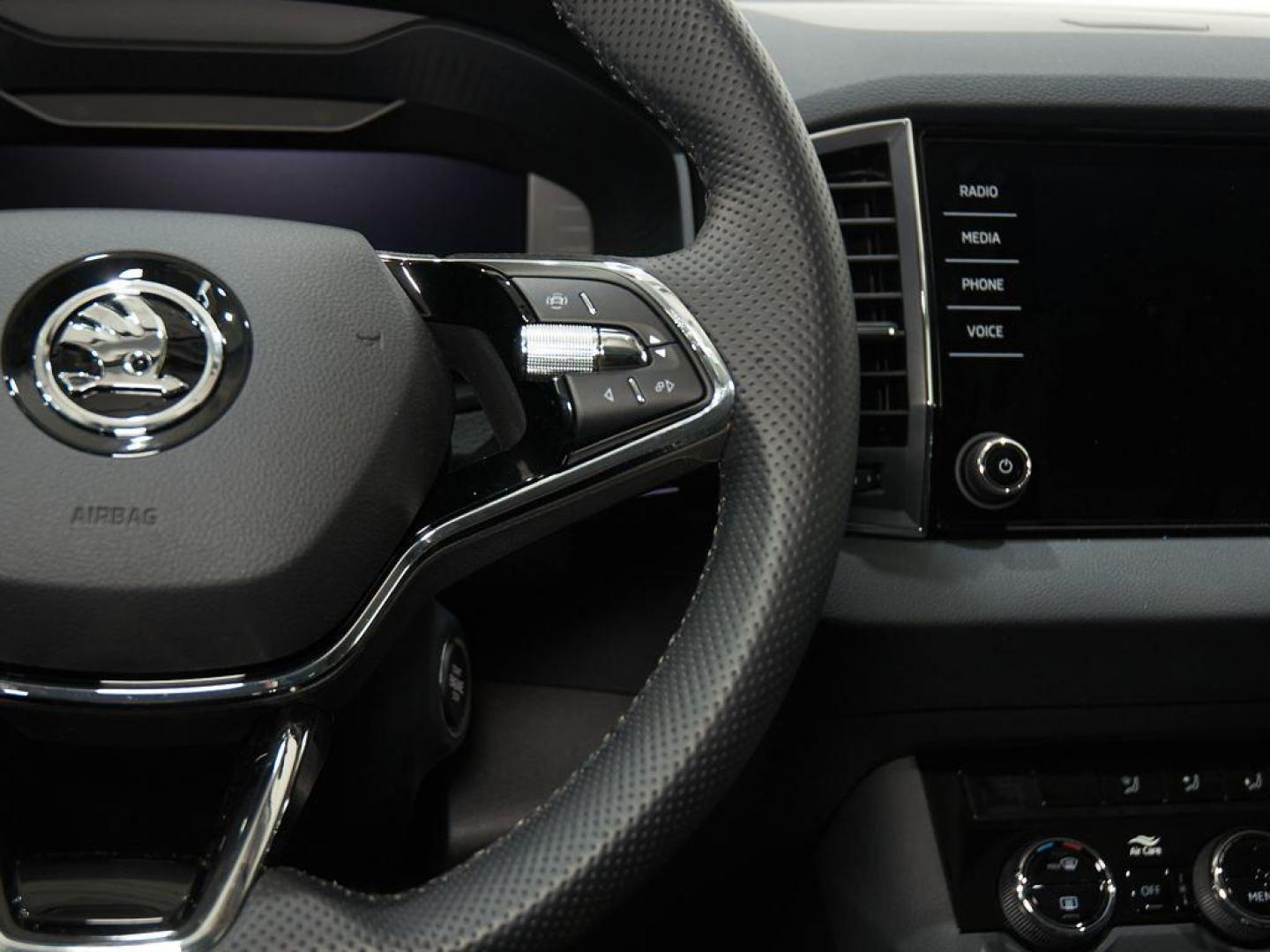 Skoda Karoq 1.5 TSI ACT Design DSG 110 kW (150 CV)