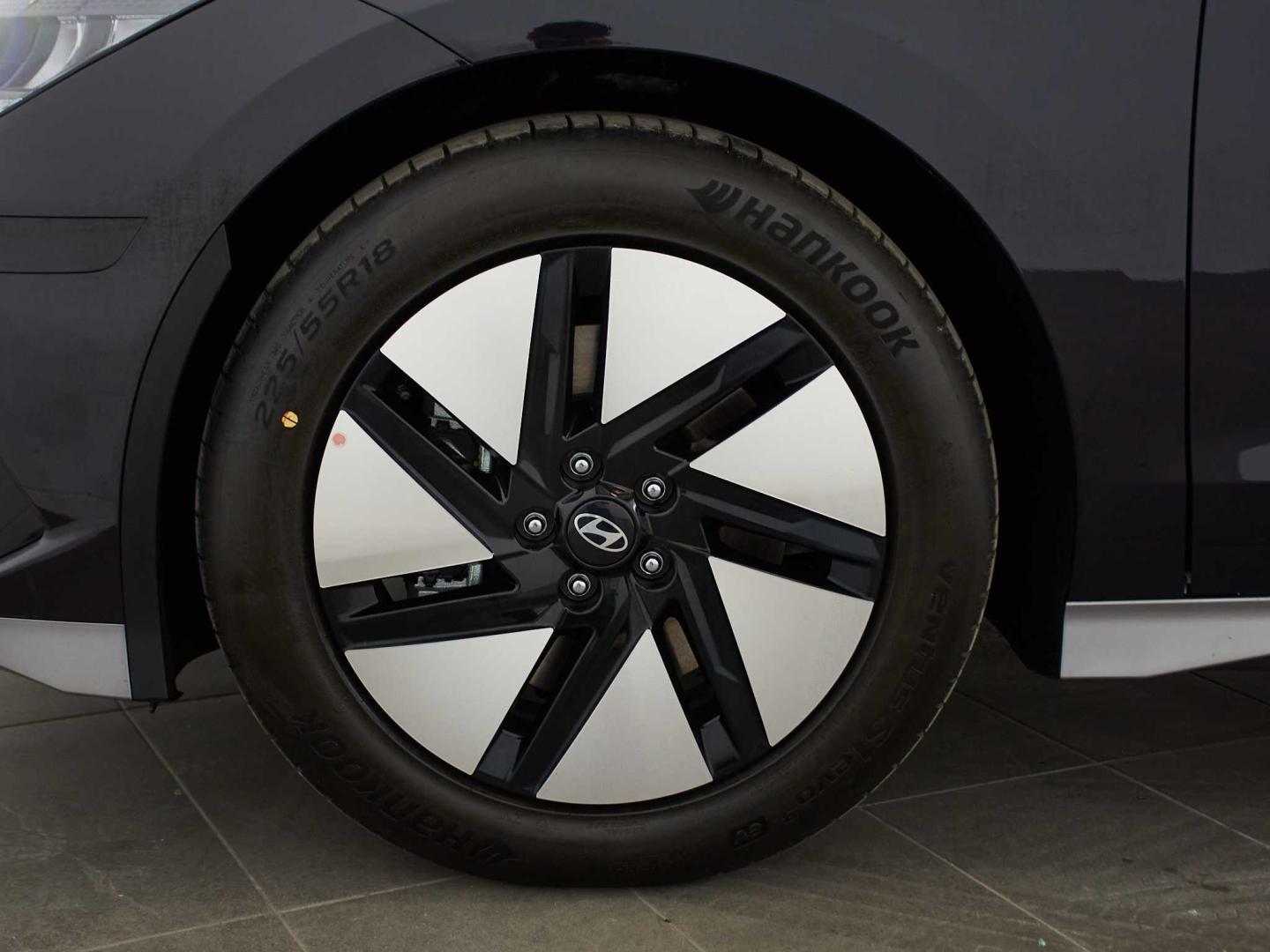 Hyundai IONIQ 6 111Kw Light RWD