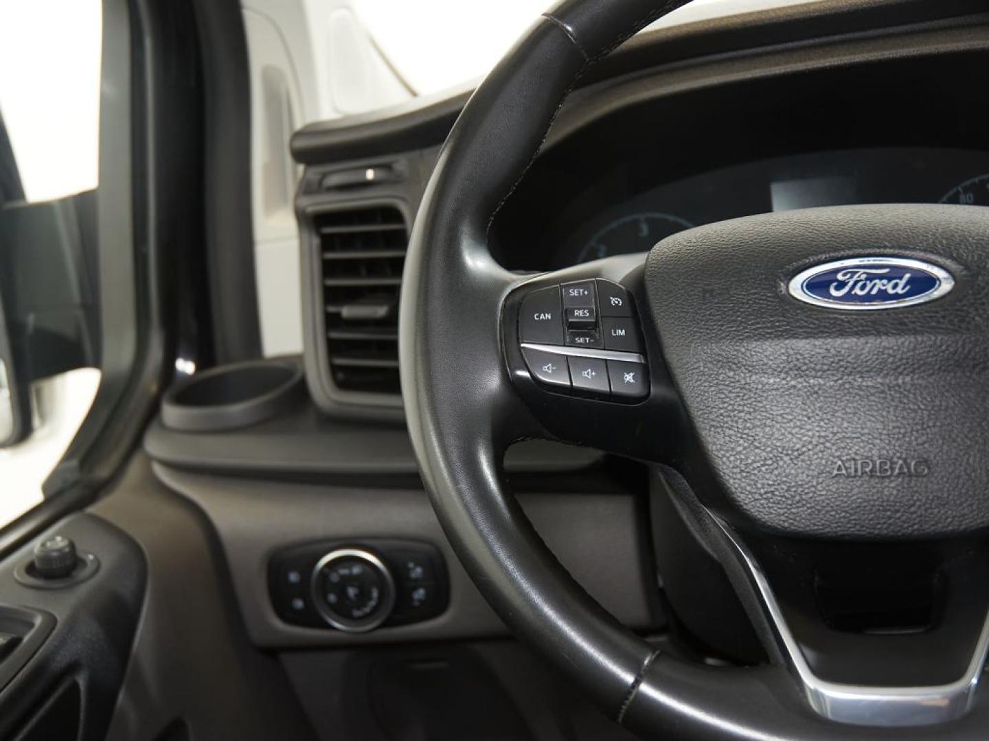 Ford Transit Custom FT 320 L1 Kombi 2.0 Ecoblue Trend 136