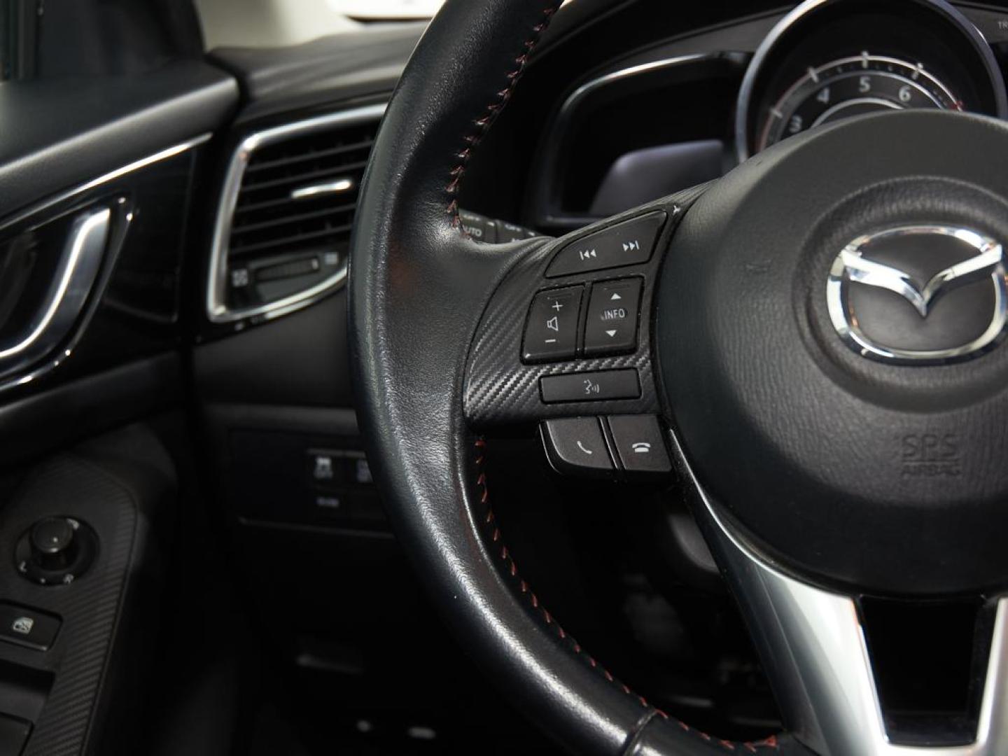 Mazda 3 2.0 Luxury Navegador 120