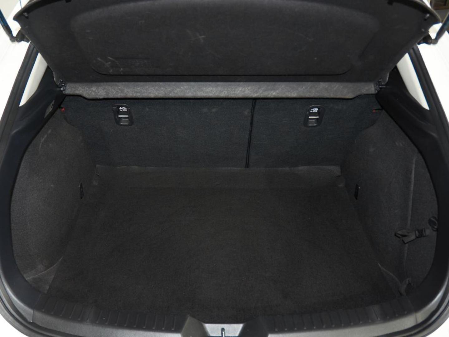 Mazda 3 2.0 Luxury Navegador 120