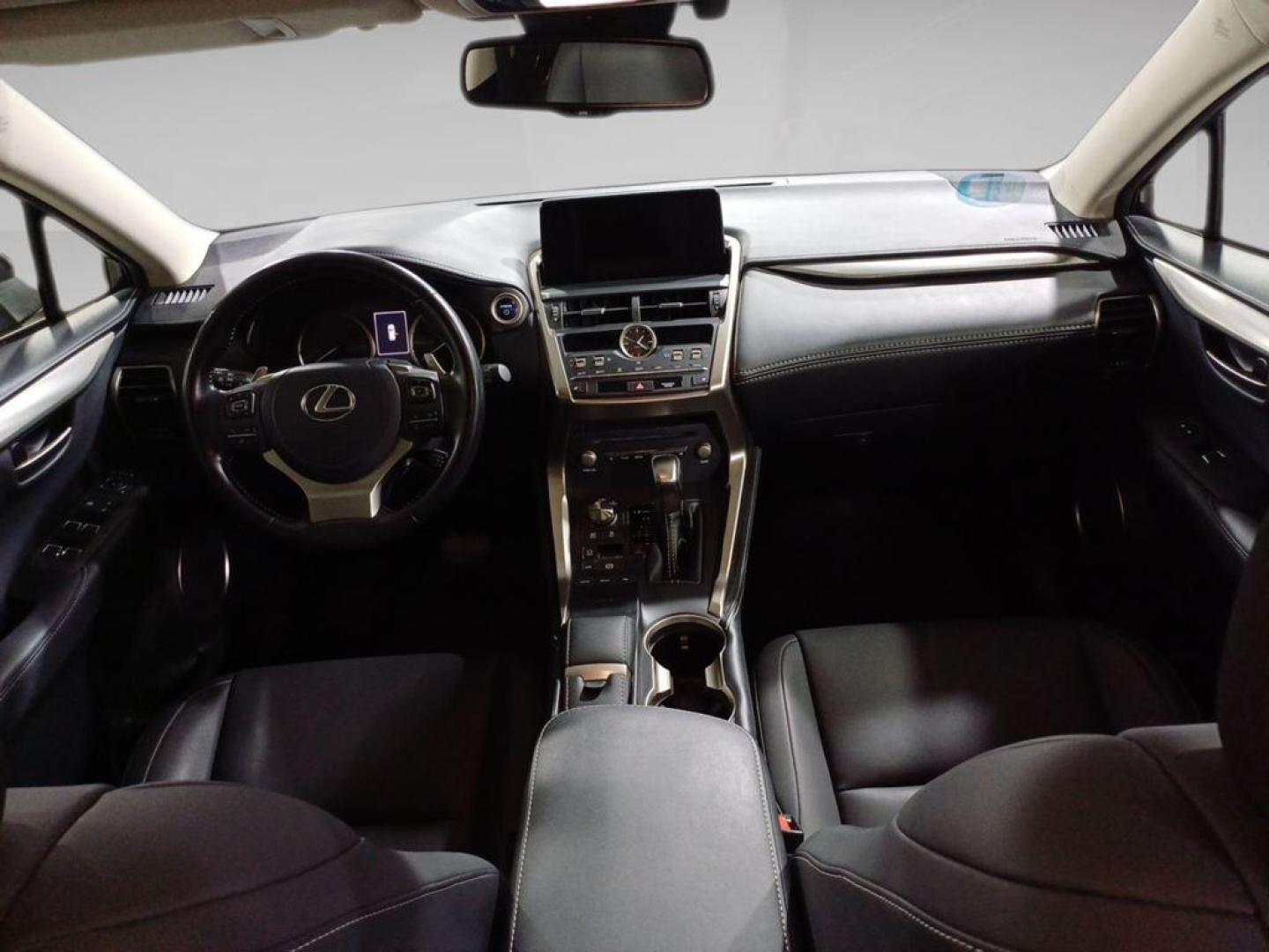 Lexus NX 300h Eco 2WD 145 kW (197 CV)